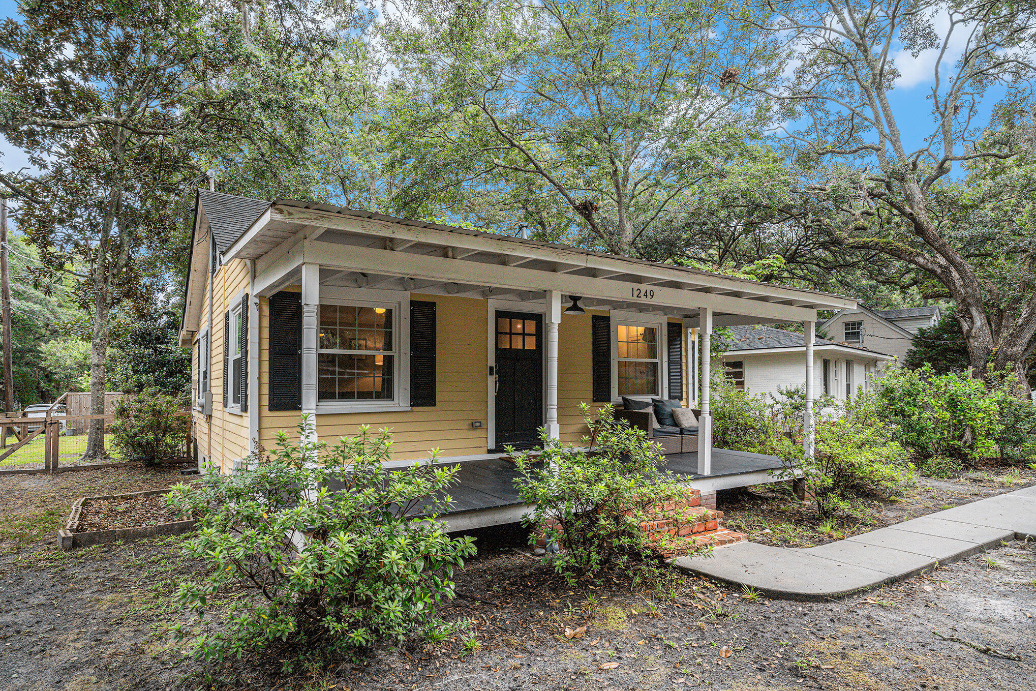 1249 Wisteria Road