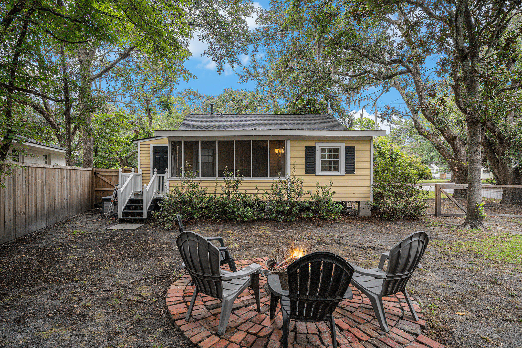 1249 Wisteria Road