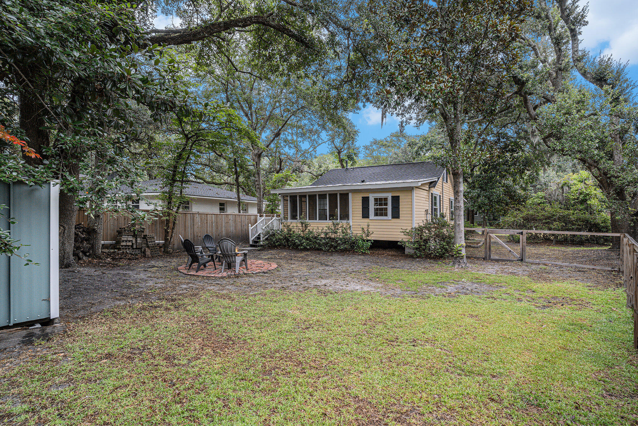1249 Wisteria Road