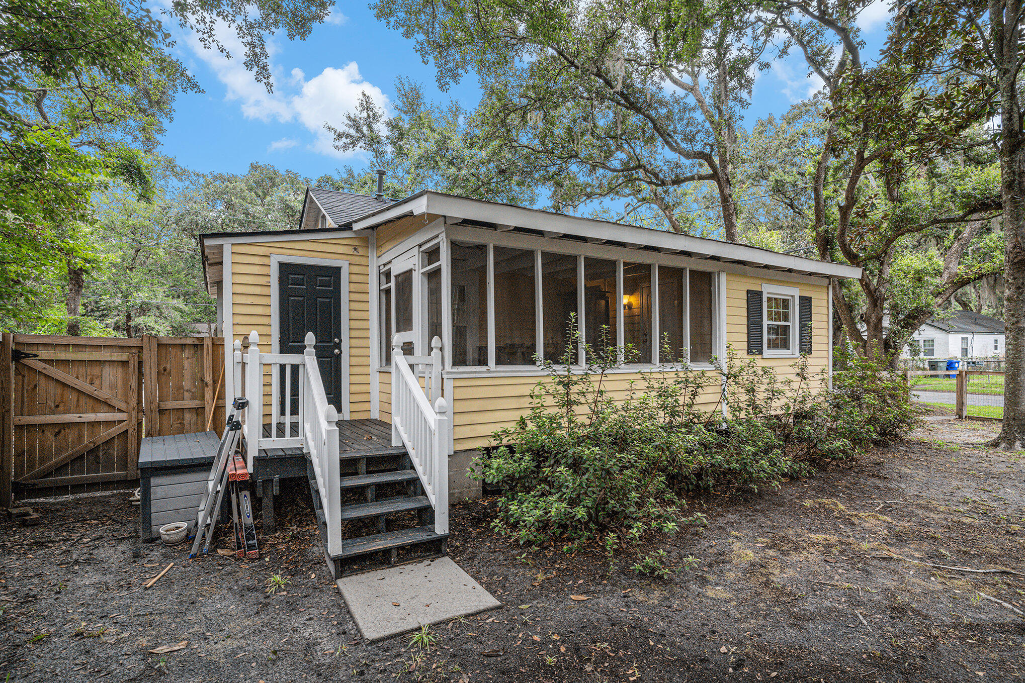 1249 Wisteria Road