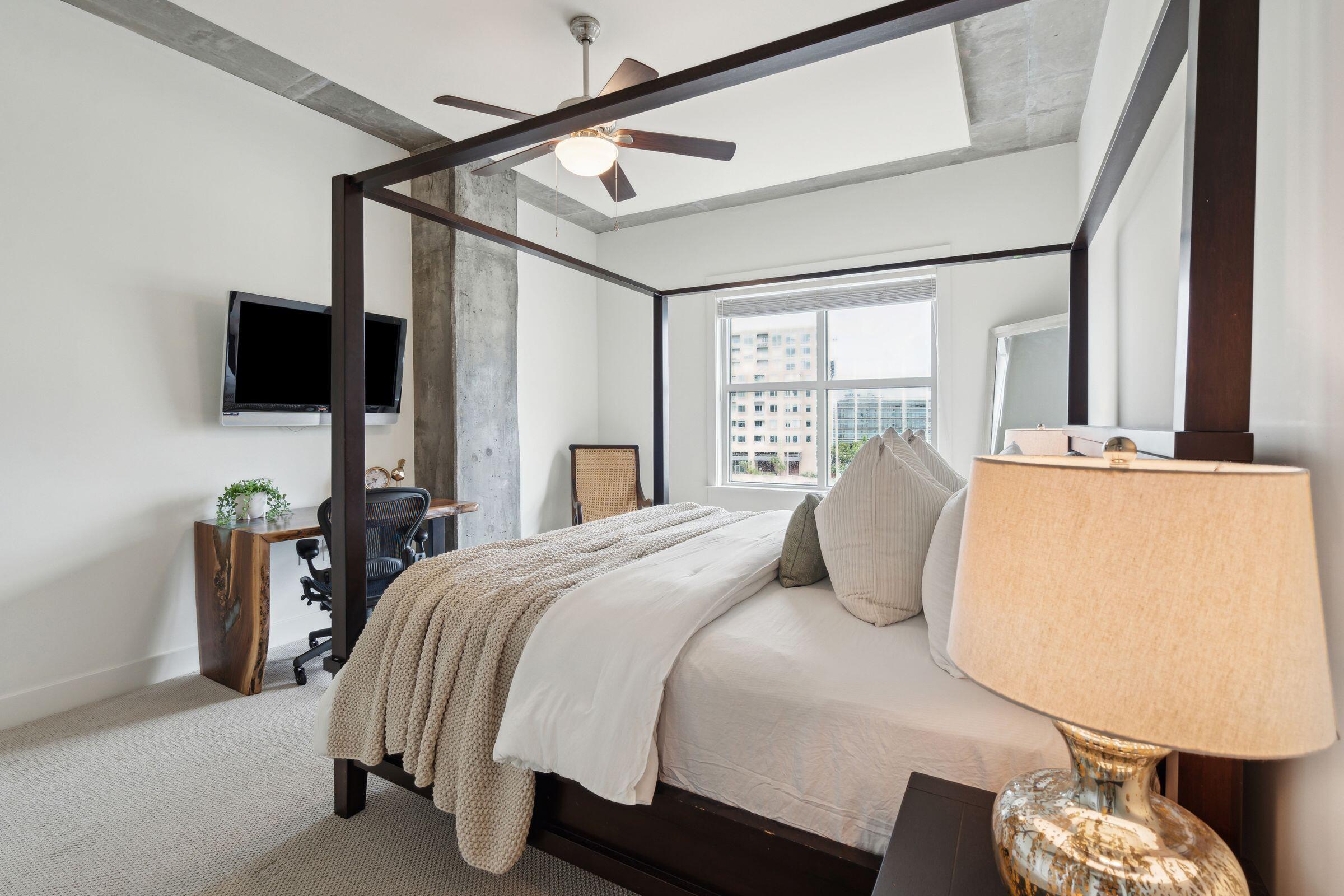 150 Bee Street # 515