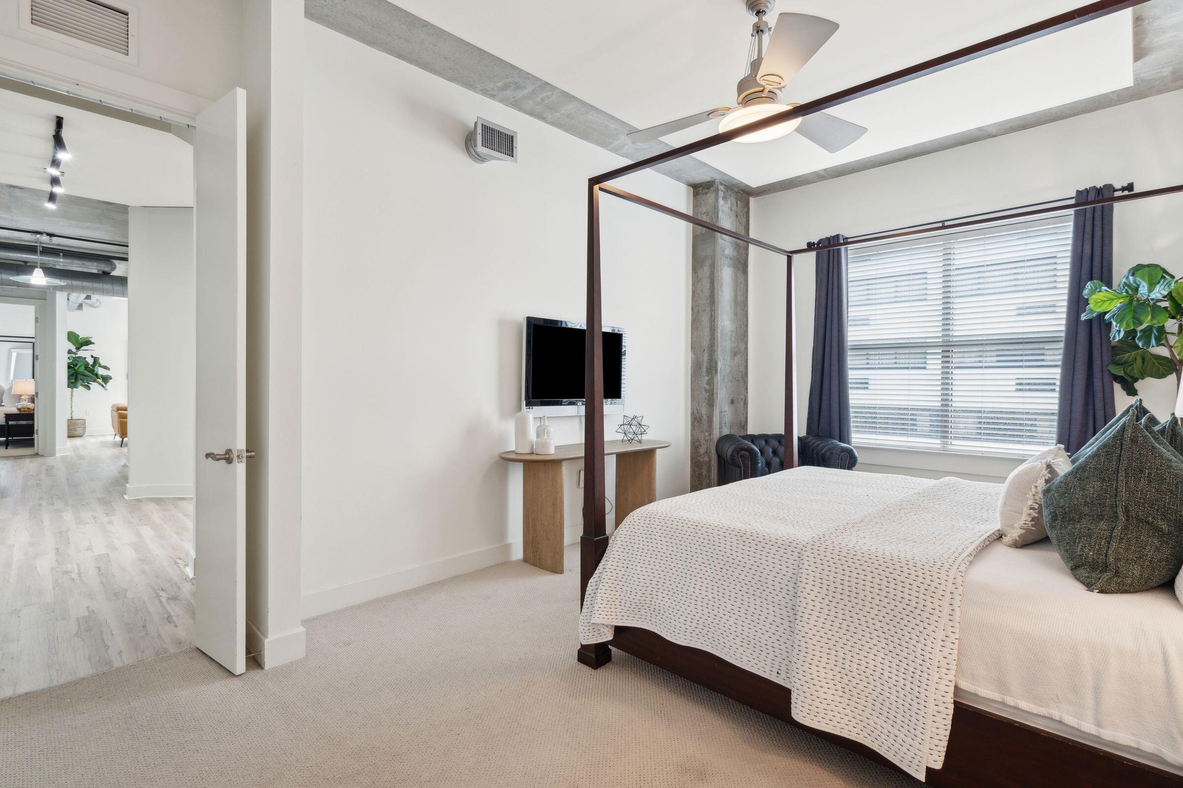 150 Bee Street # 515