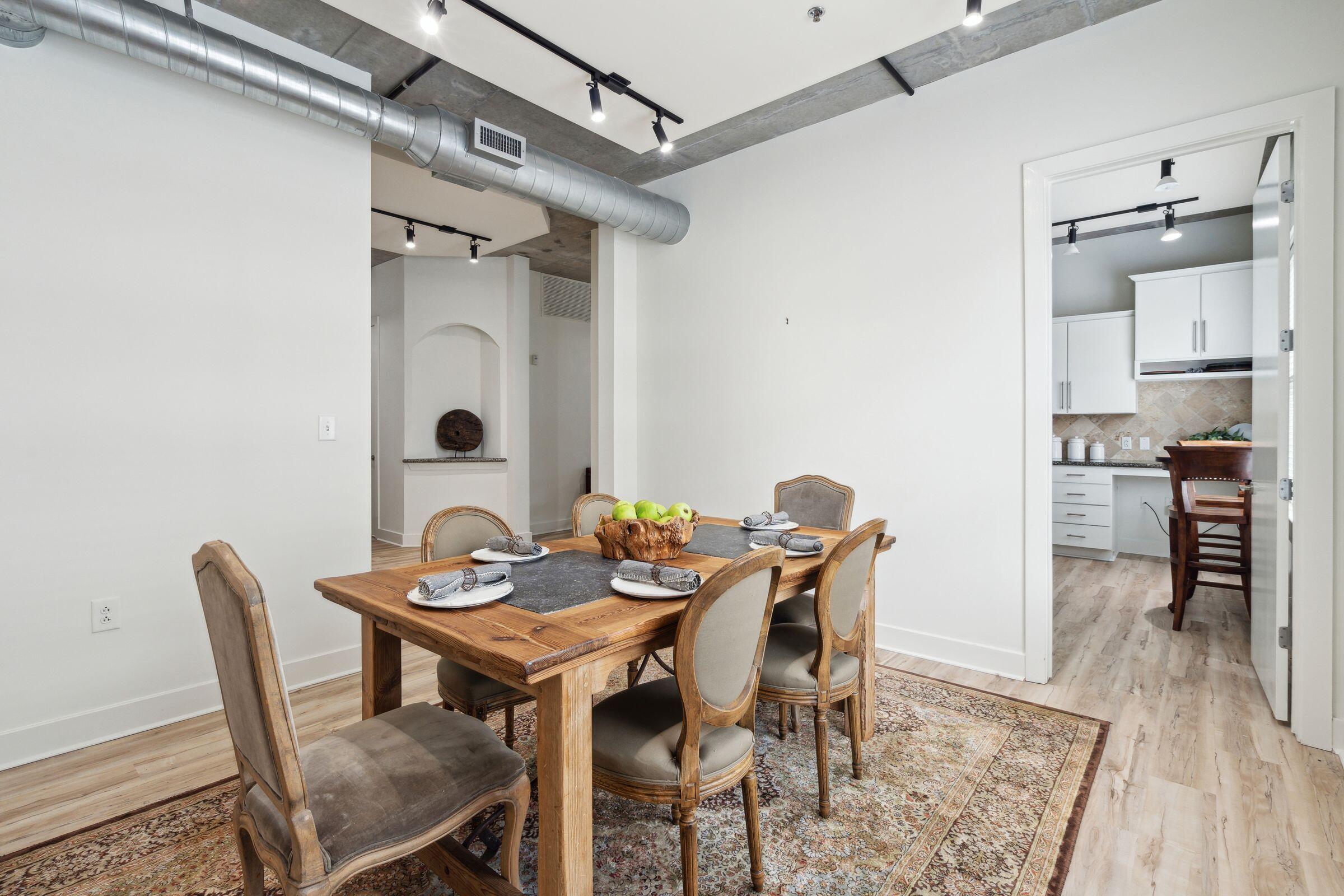 150 Bee Street # 515