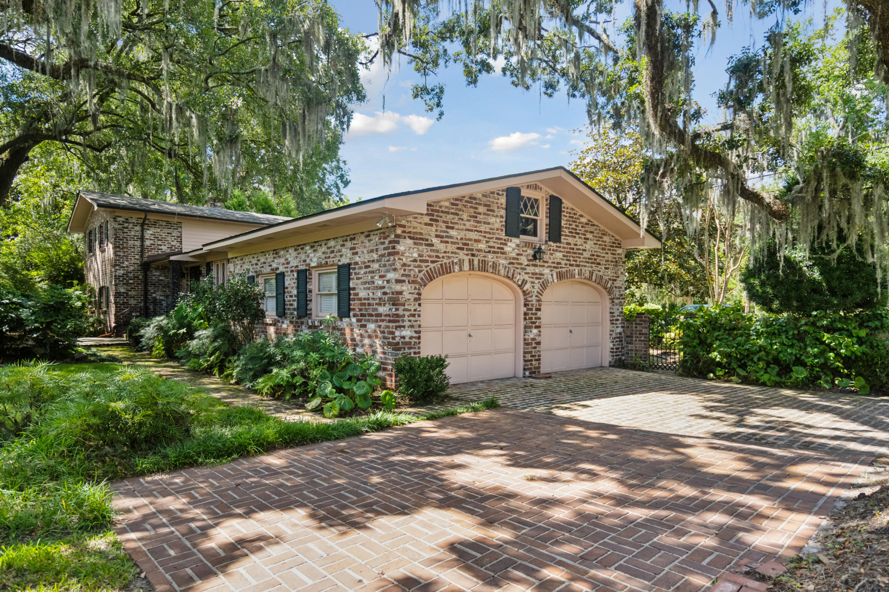 108 Folly Road Boulevard