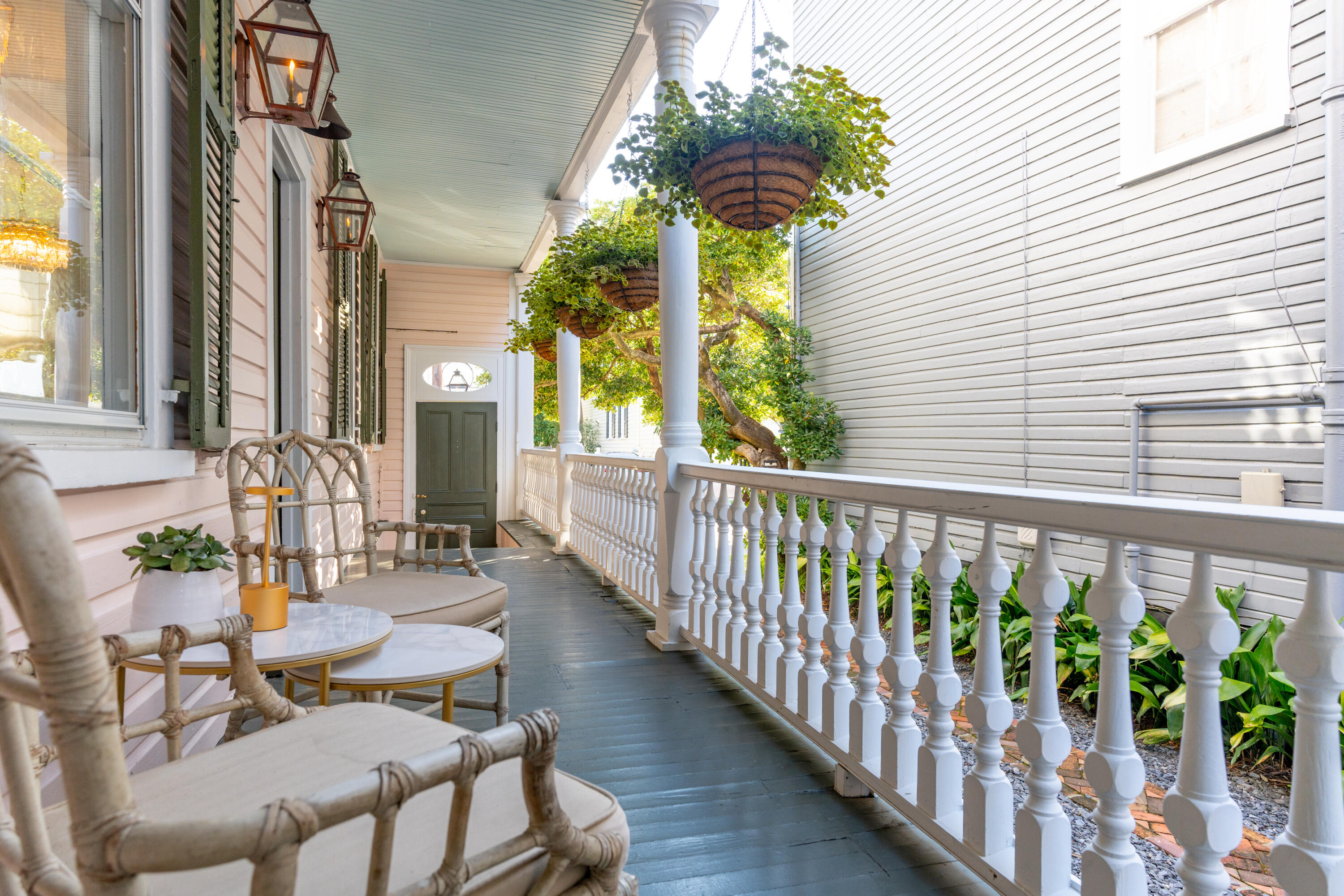 27 Gadsden Street