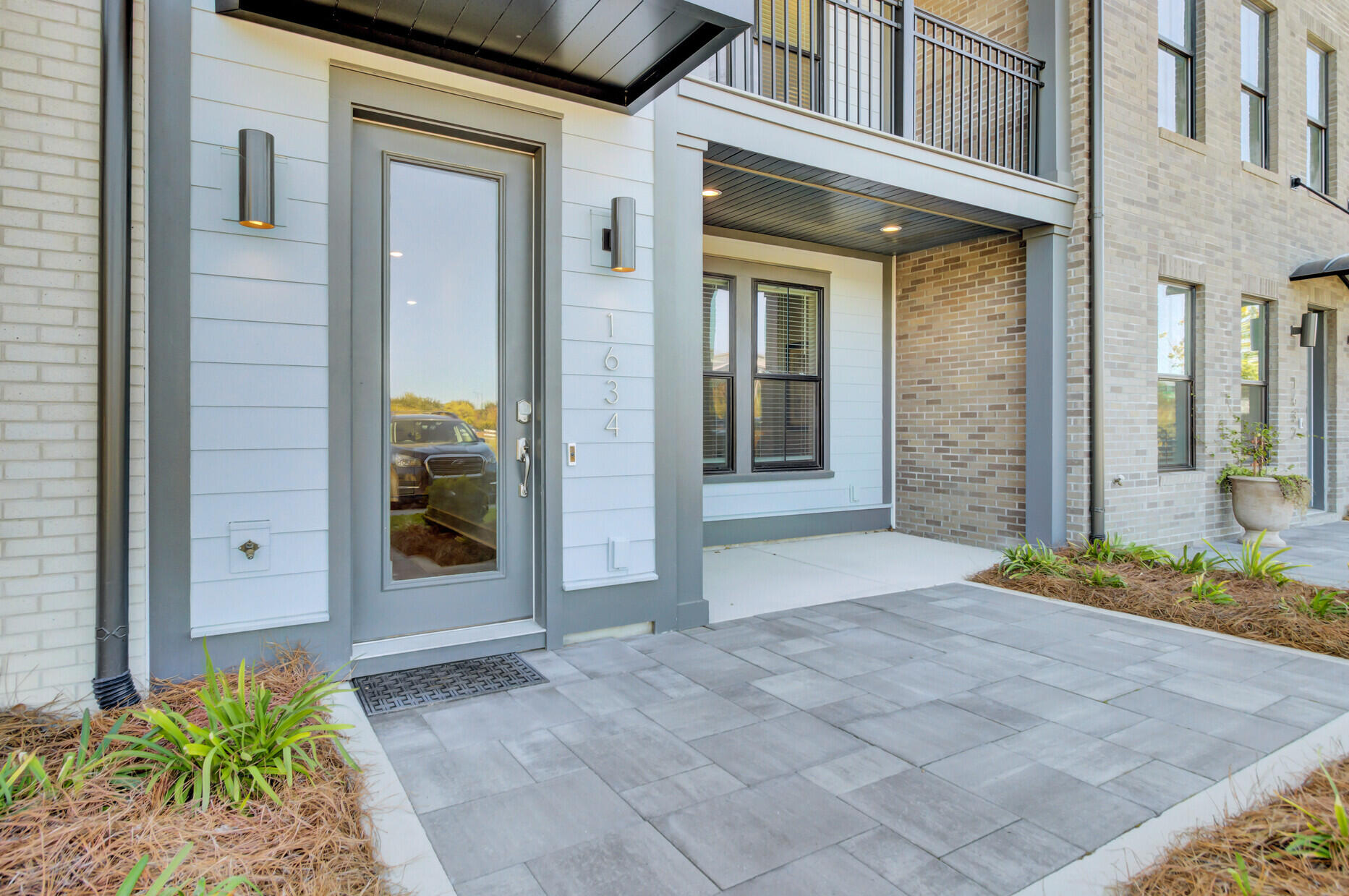 1634 Florentia Street # 2 Unit: J-2