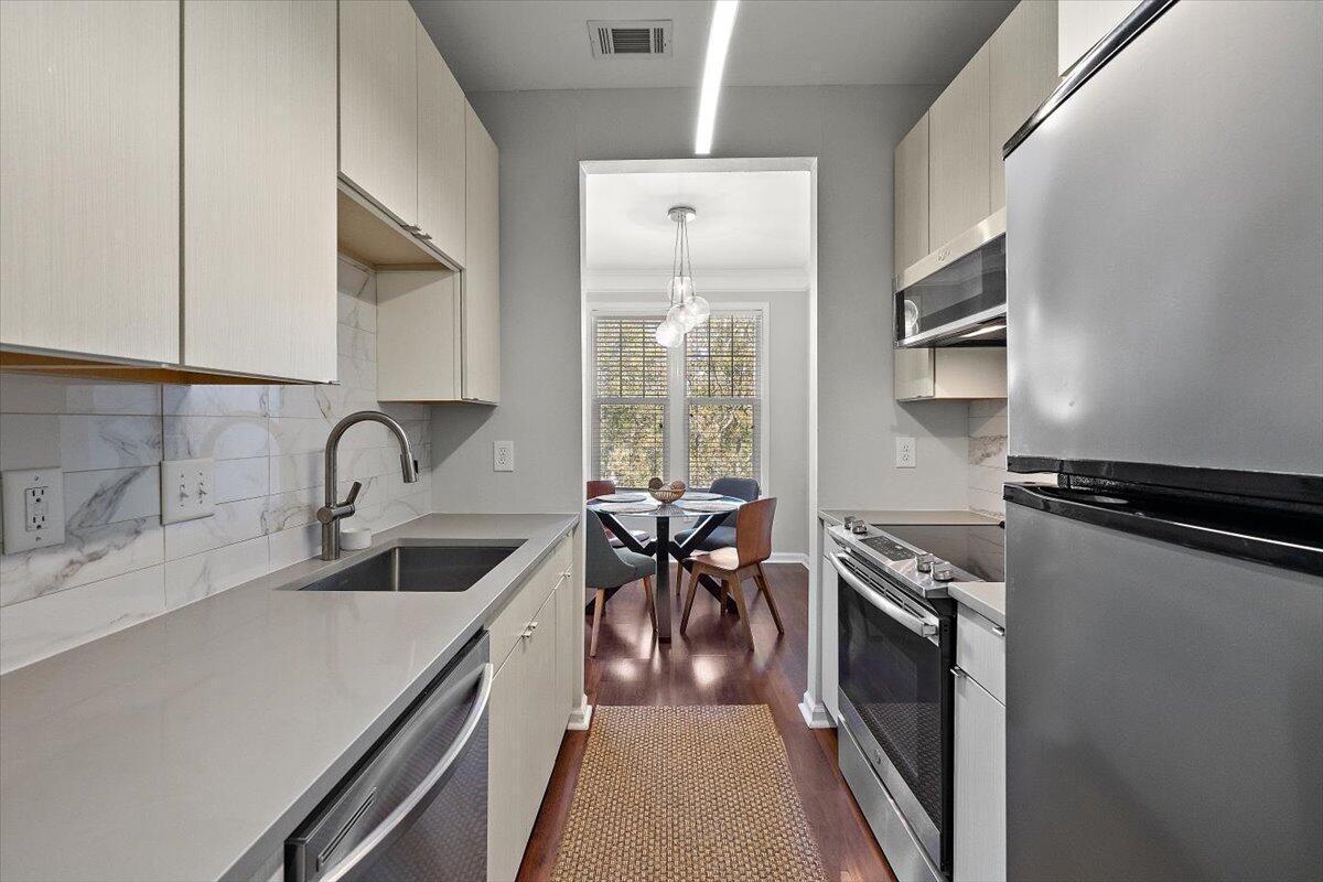2334 Chatelain Way # 2334