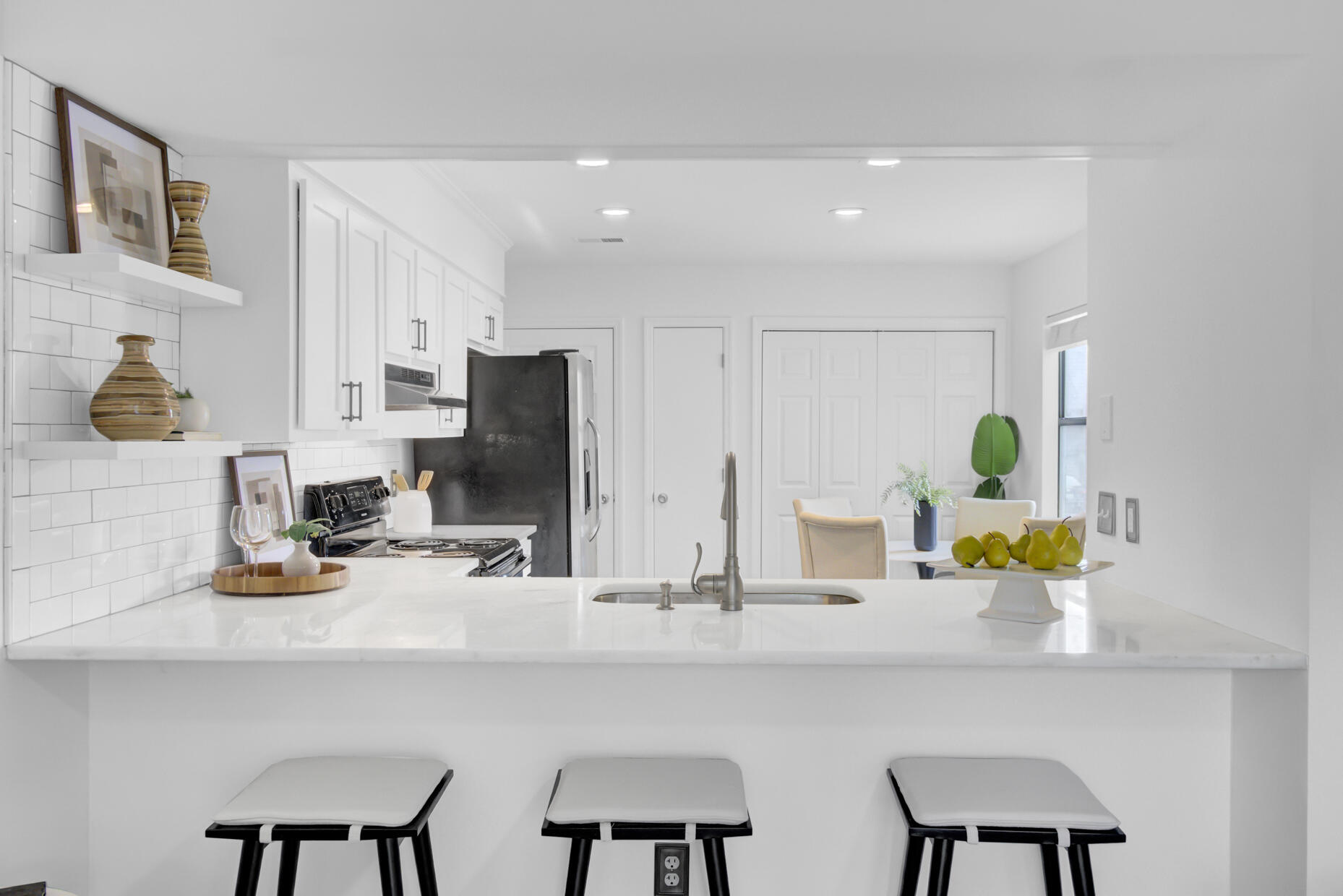 1077 Marsh Court Lane