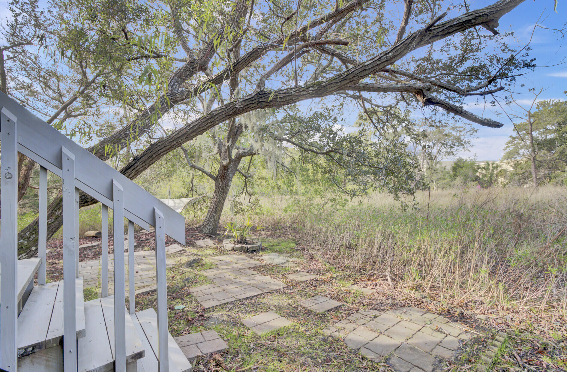 1077 Marsh Court Lane