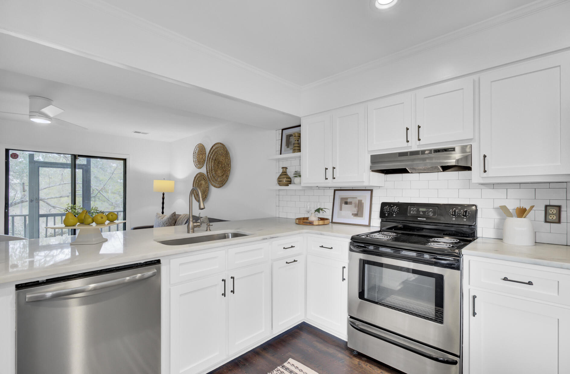1077 Marsh Court Lane