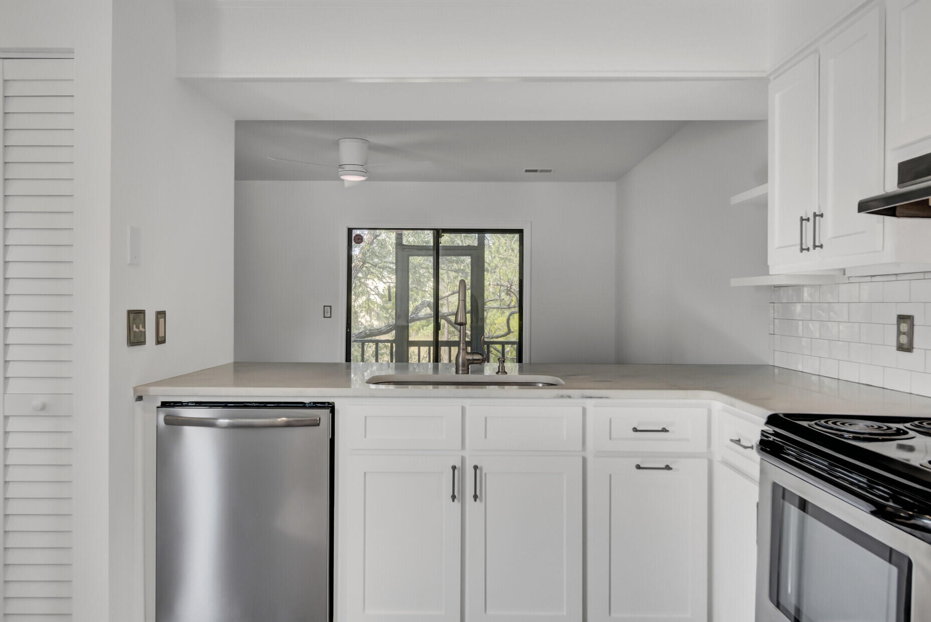 1077 Marsh Court Lane