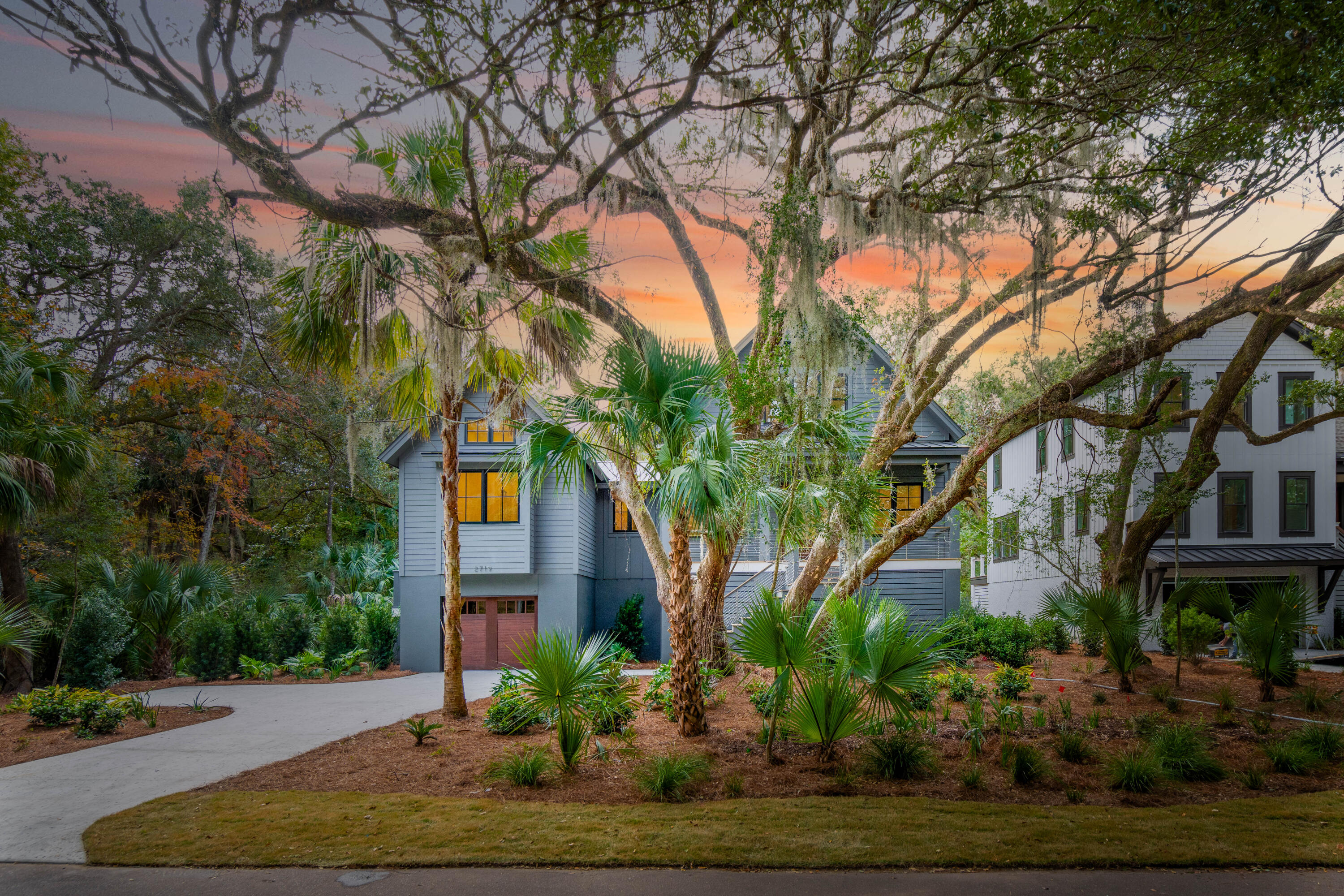 2719 Old Oak Walk