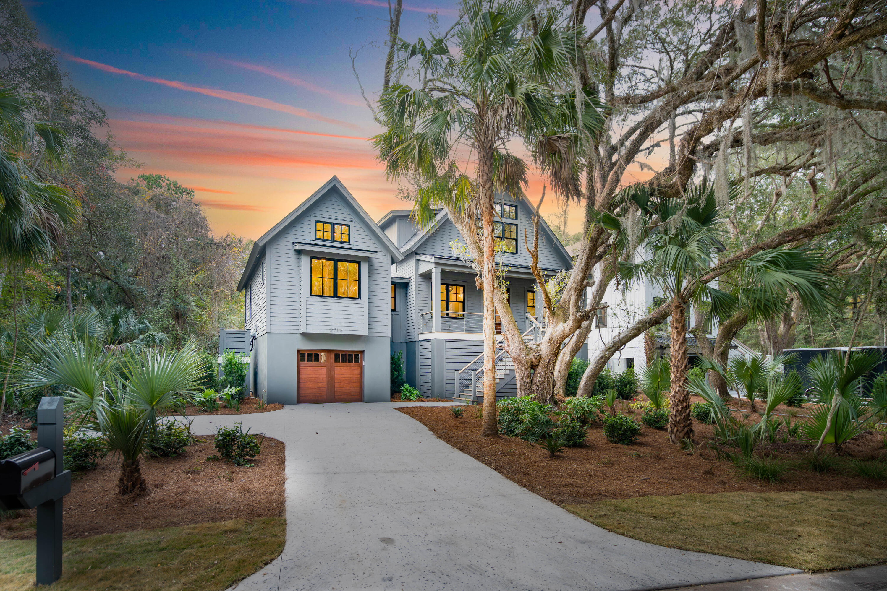 2719 Old Oak Walk