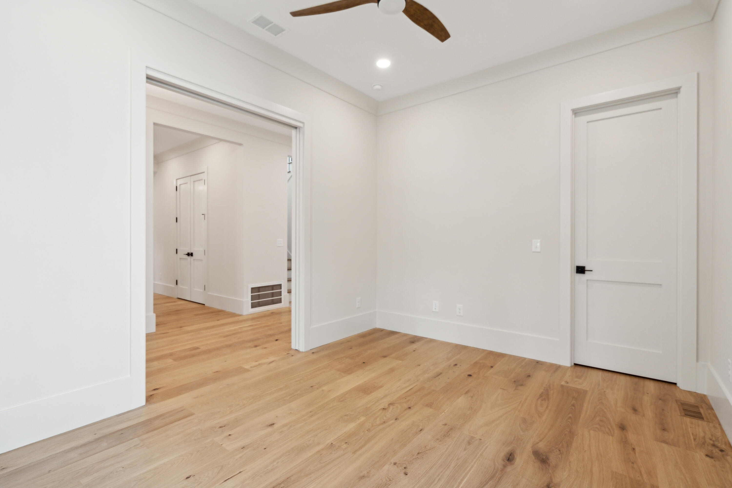 2719 Old Oak Walk