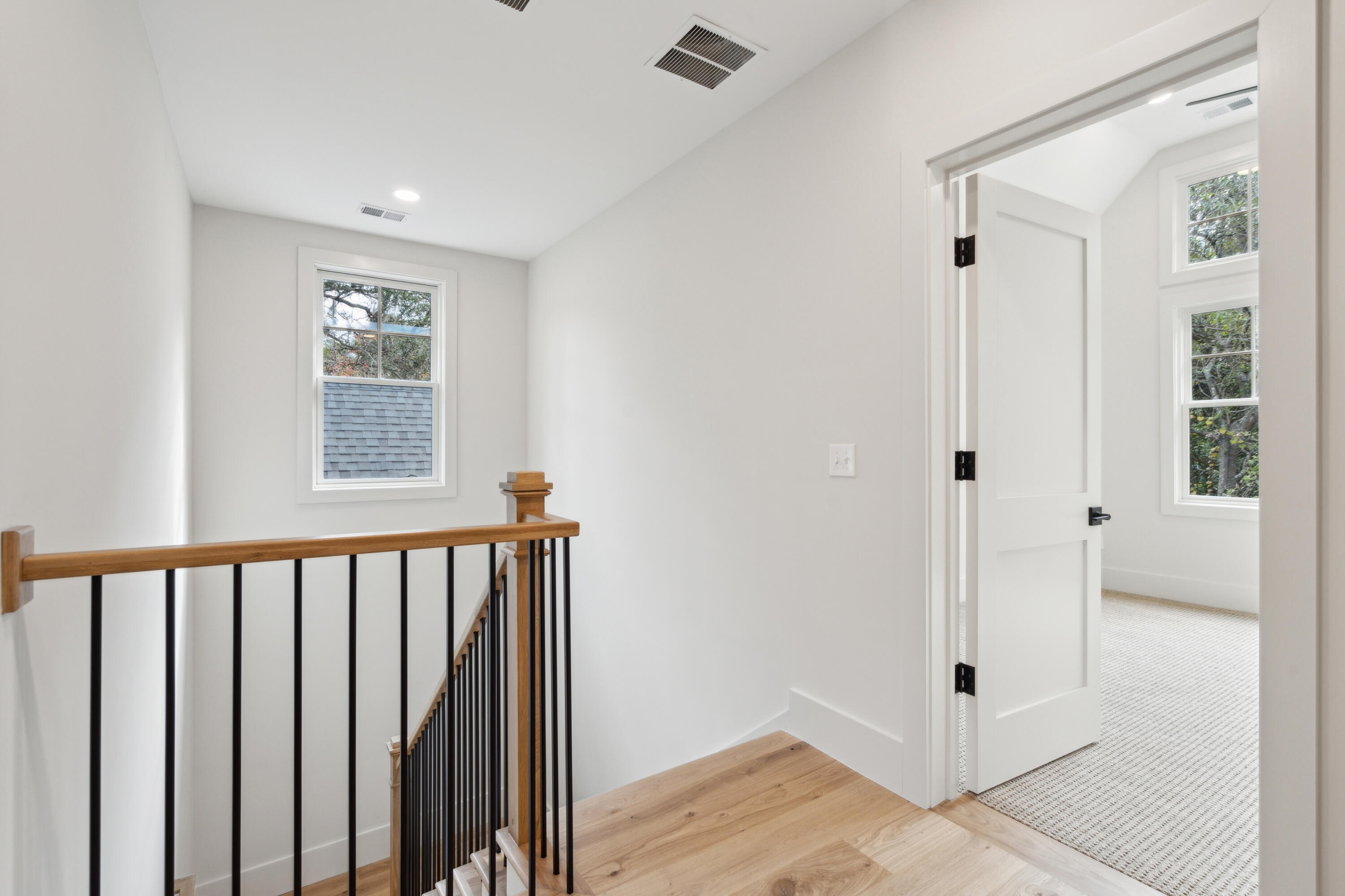 2719 Old Oak Walk