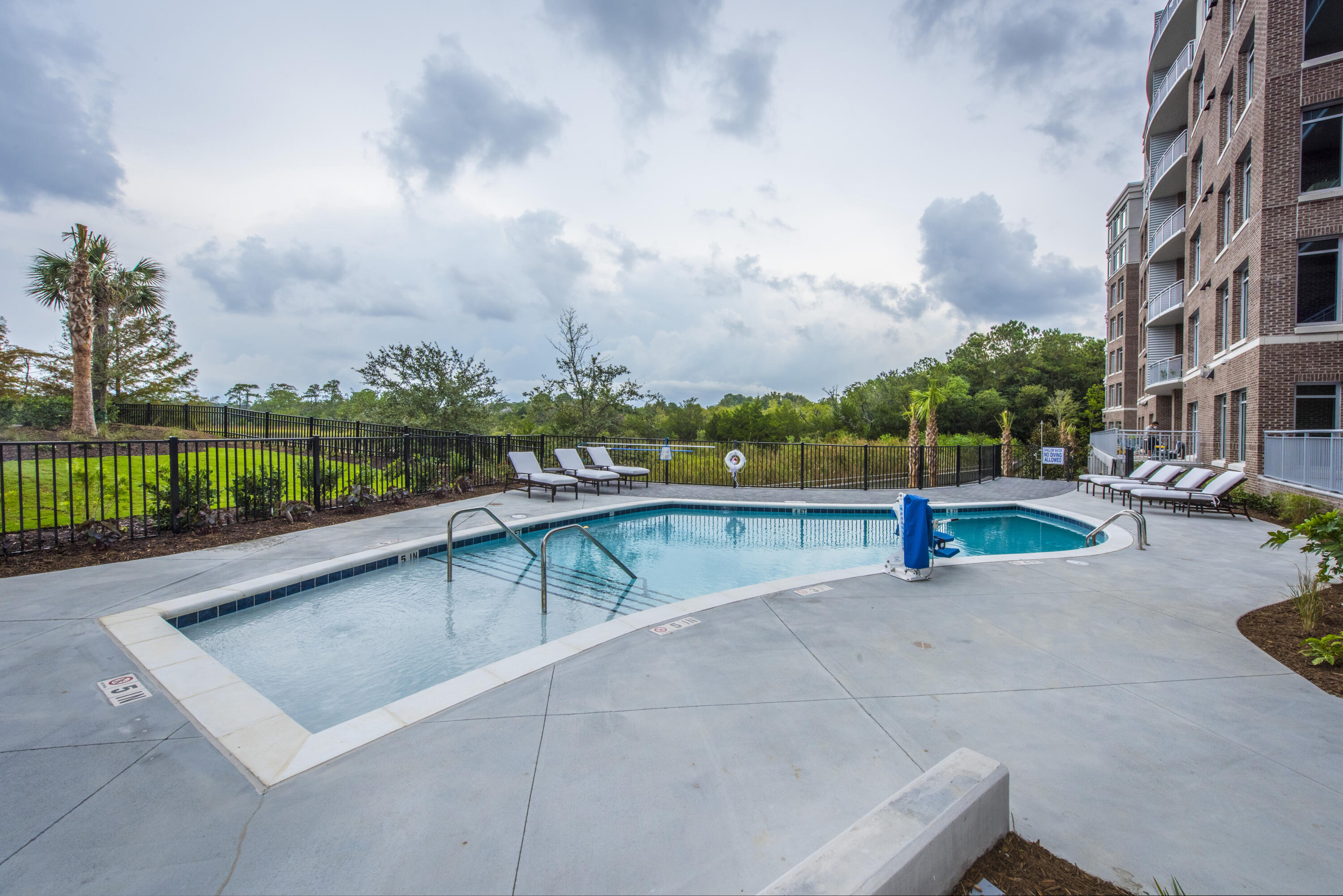155 Wingo Way # 424