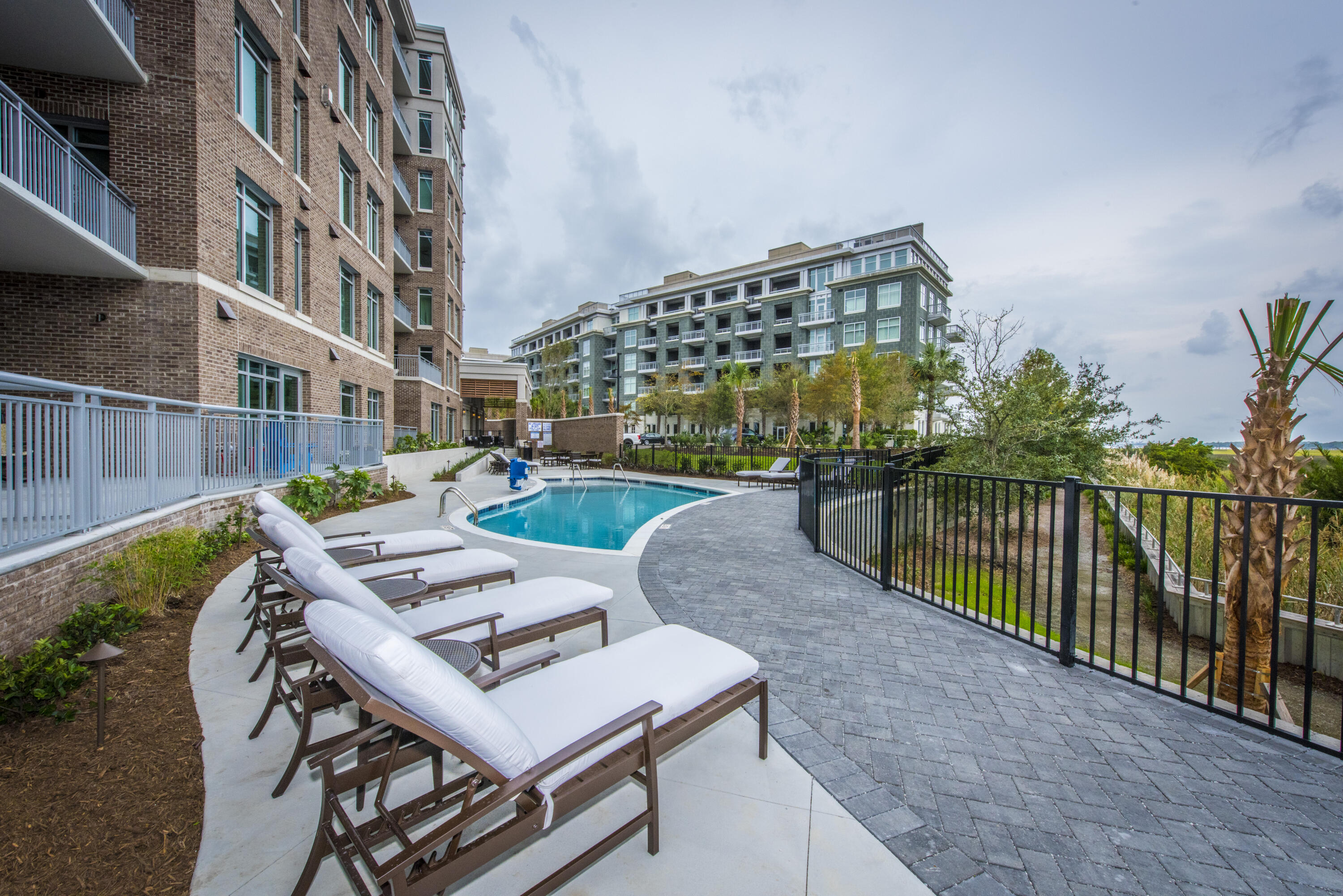 155 Wingo Way # 424