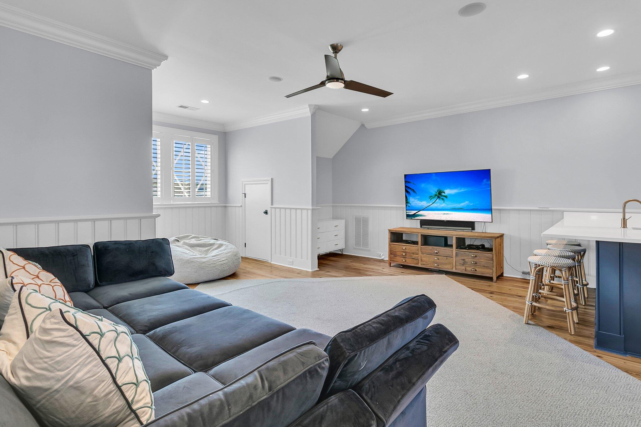 643 Island Park Drive