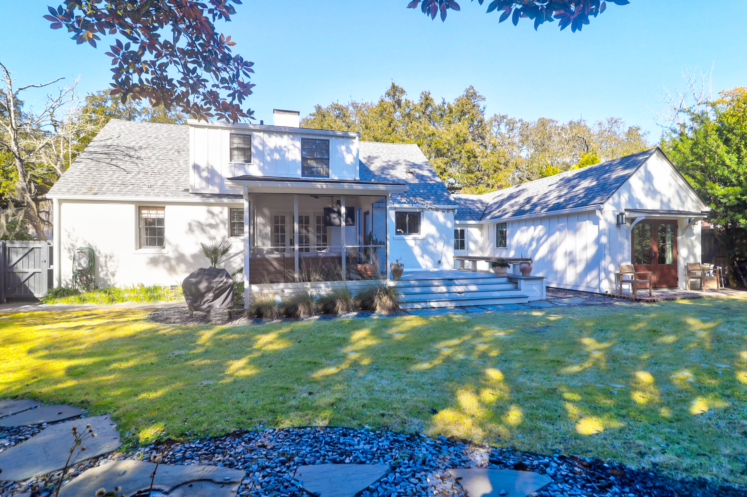 2157 Wappoo Drive