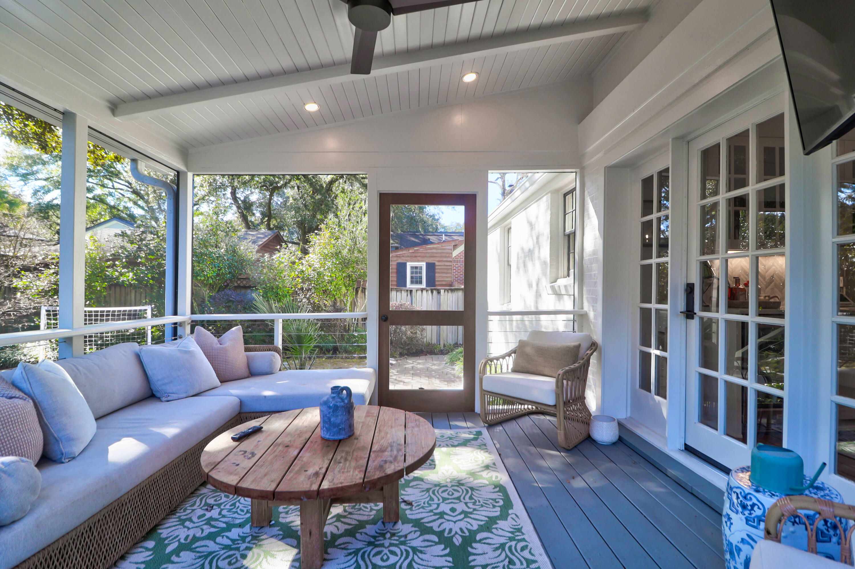 2157 Wappoo Drive