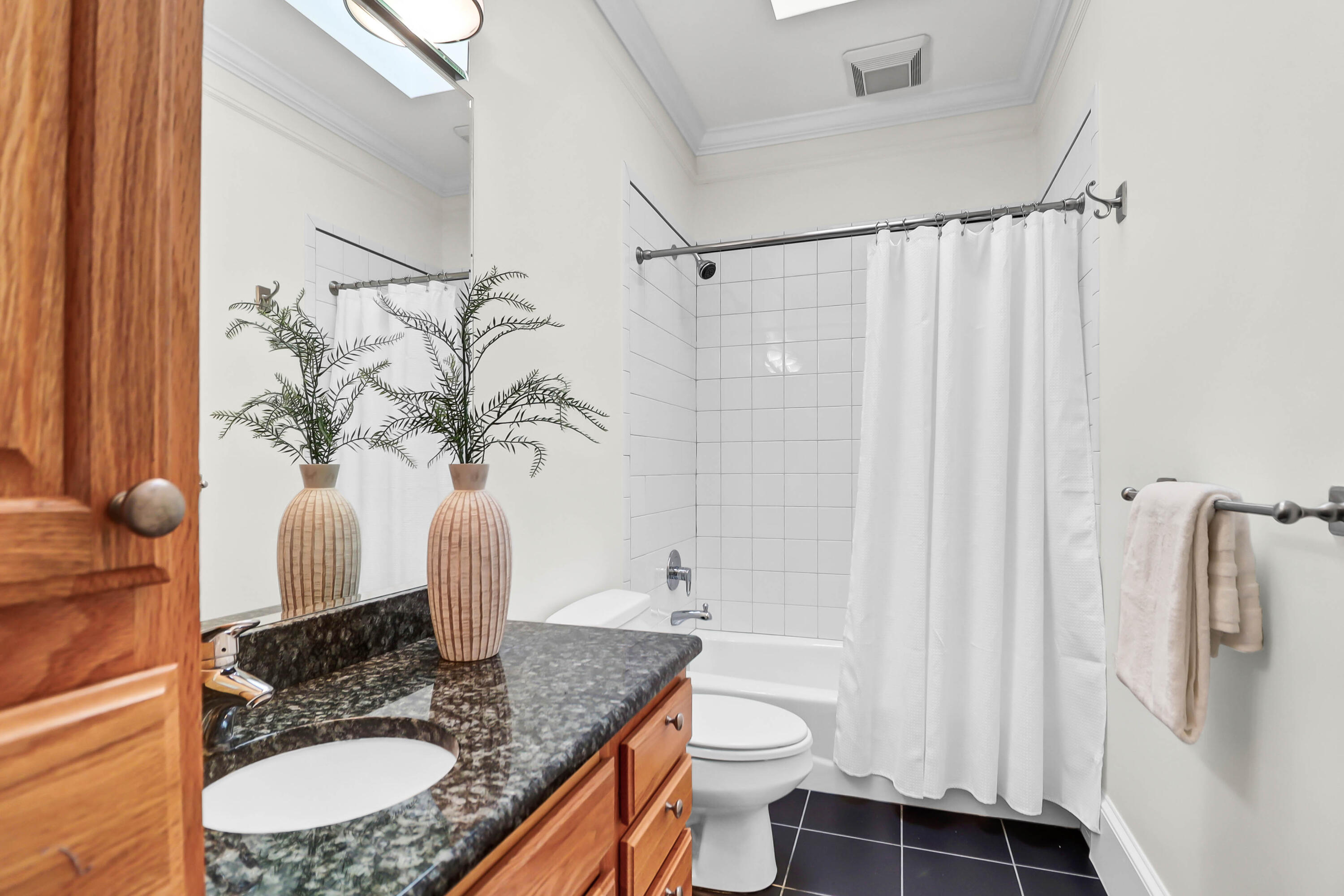 23 Lowndes Pointe Drive