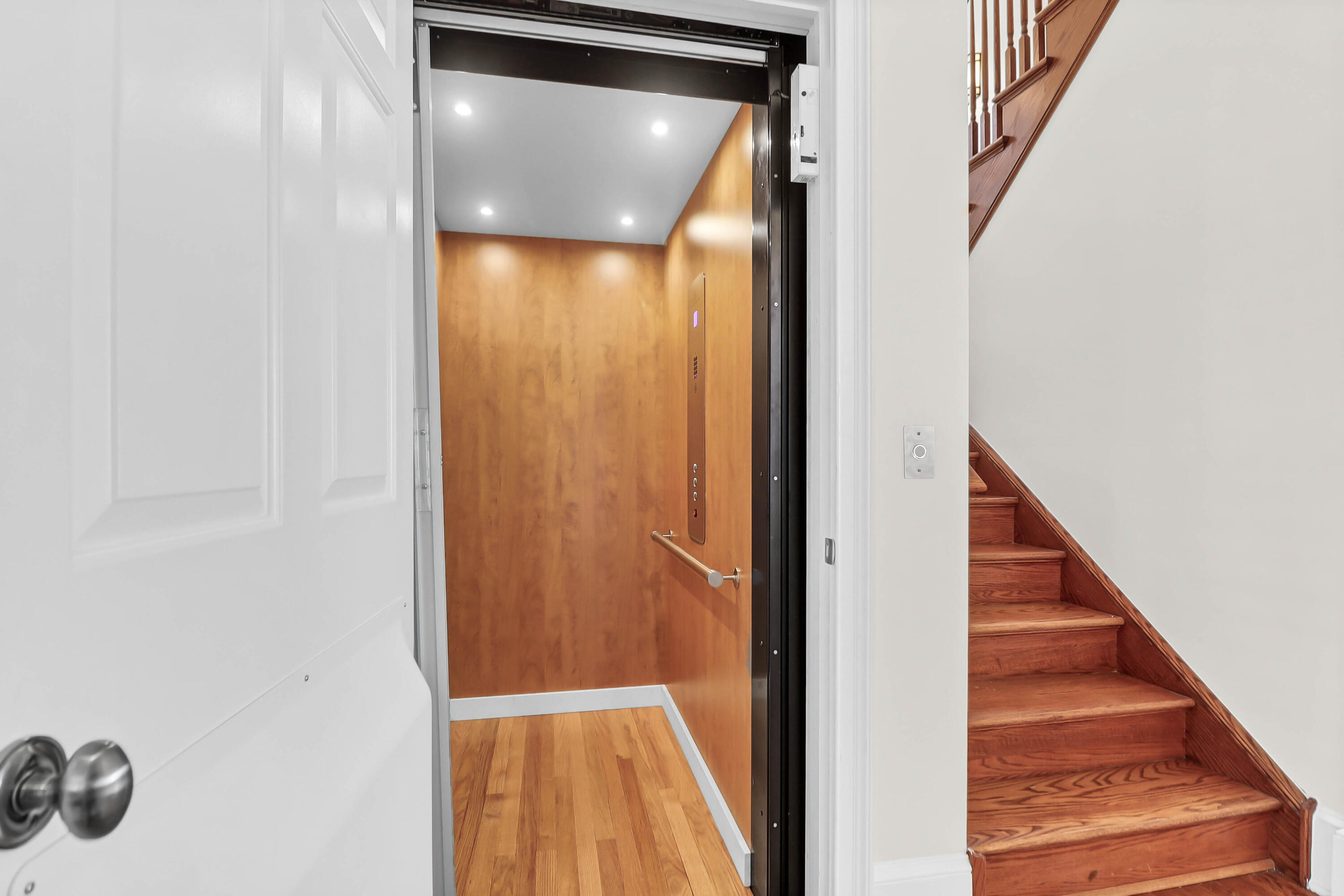 23 Lowndes Pointe Drive