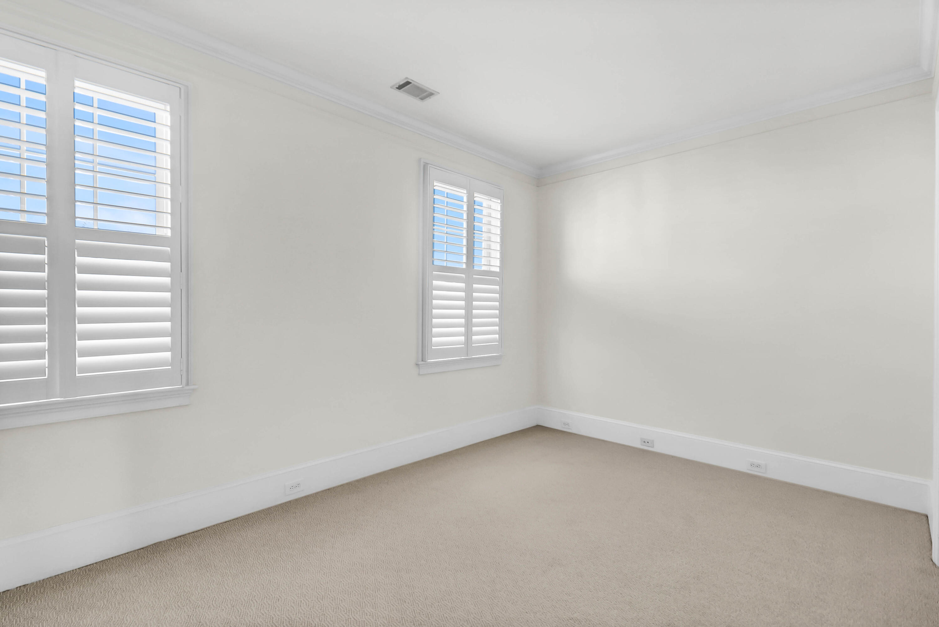23 Lowndes Pointe Drive