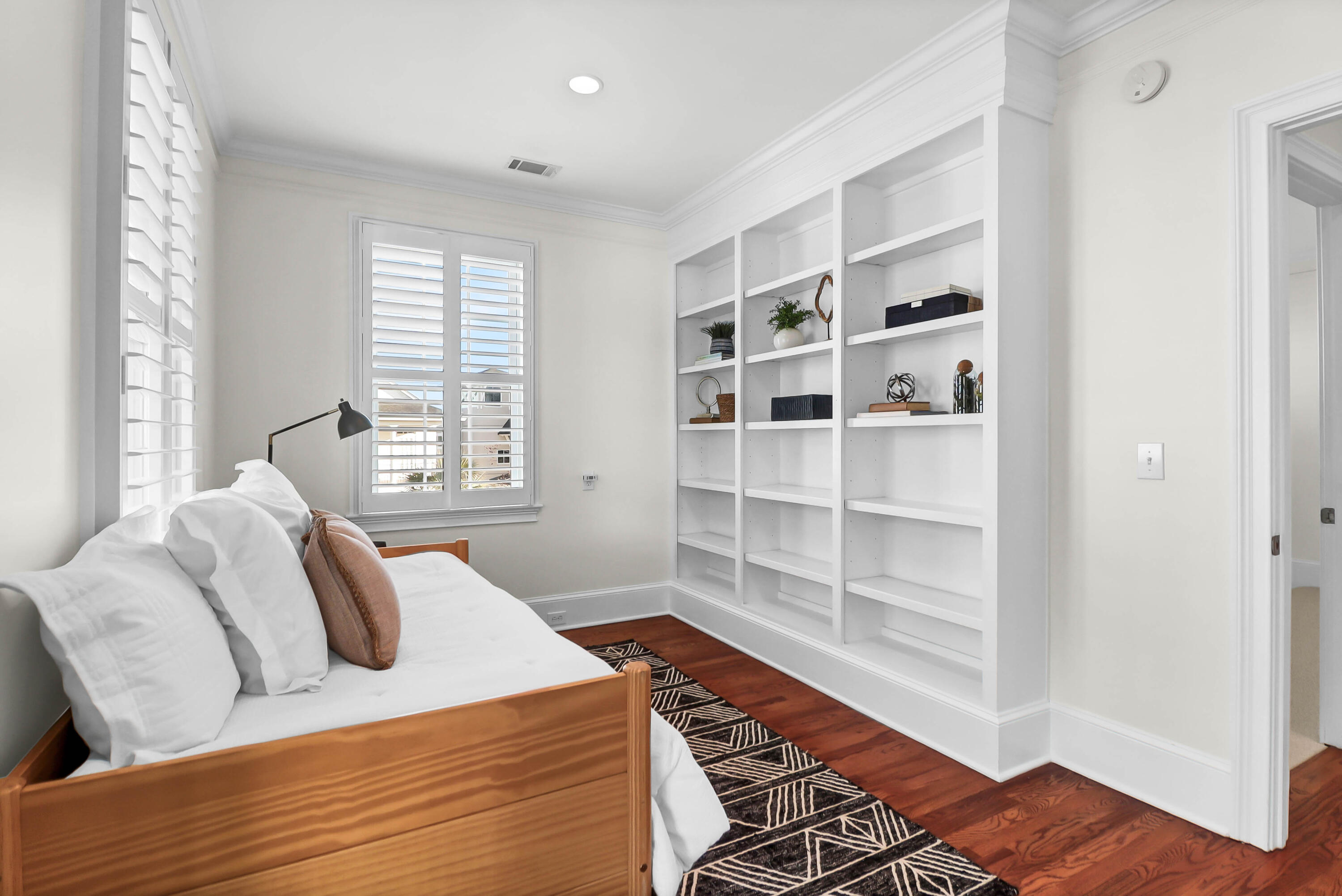 23 Lowndes Pointe Drive