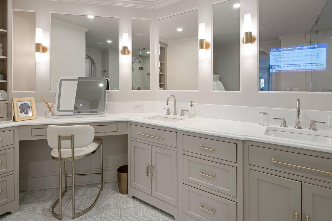 233 S Plaza Court # 210