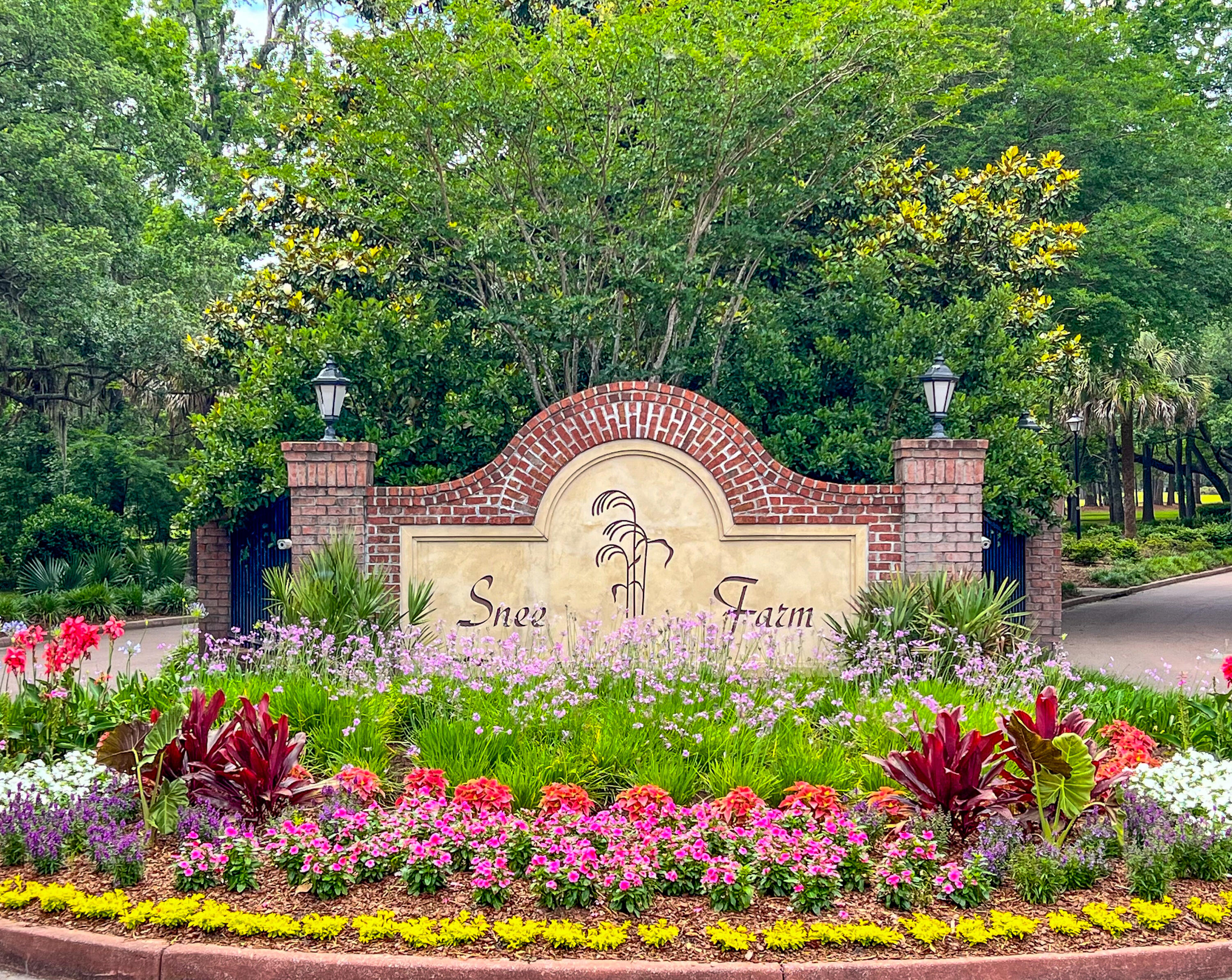 946 Law Lane