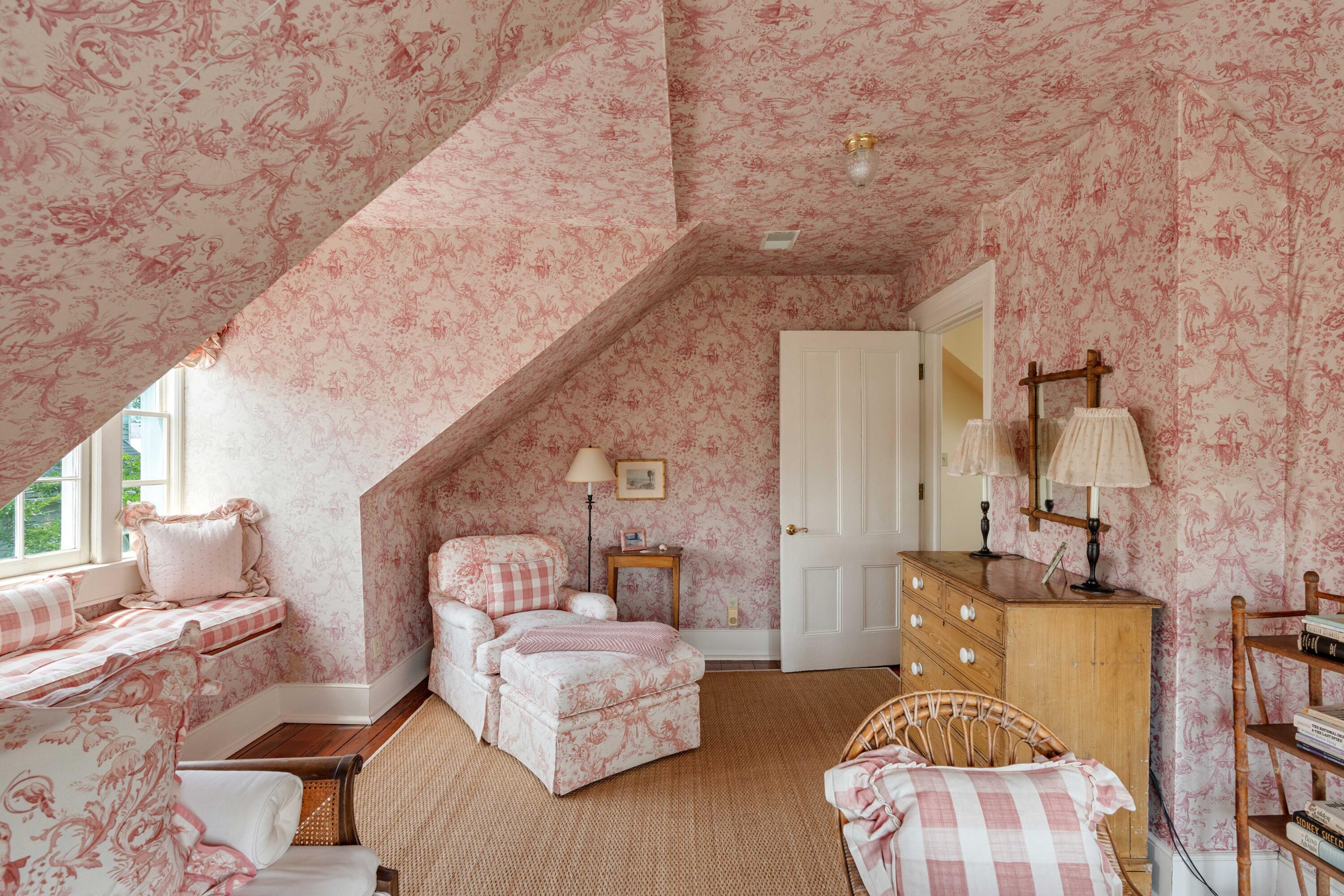 16 Trumbo Street