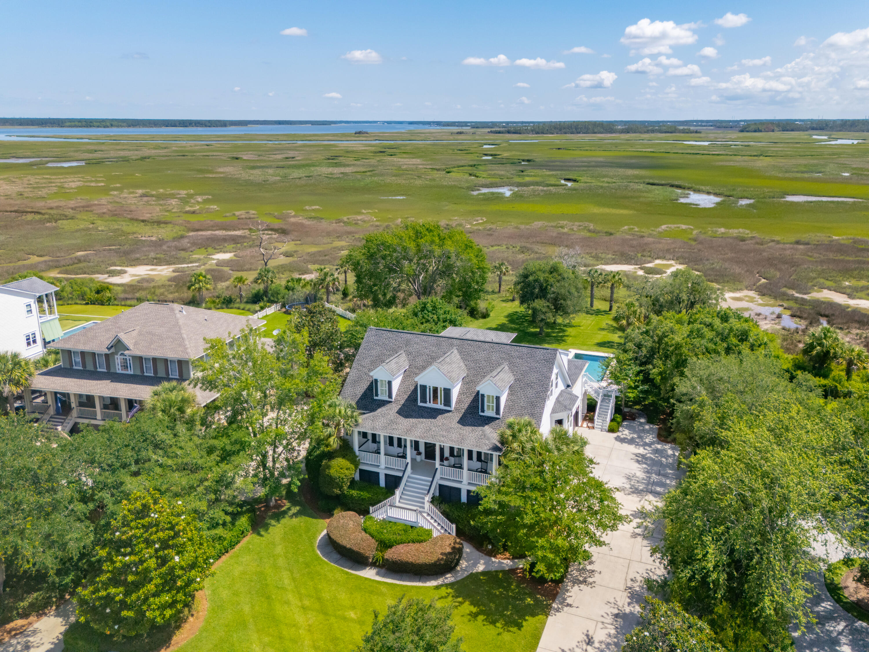 591 Island Walk East