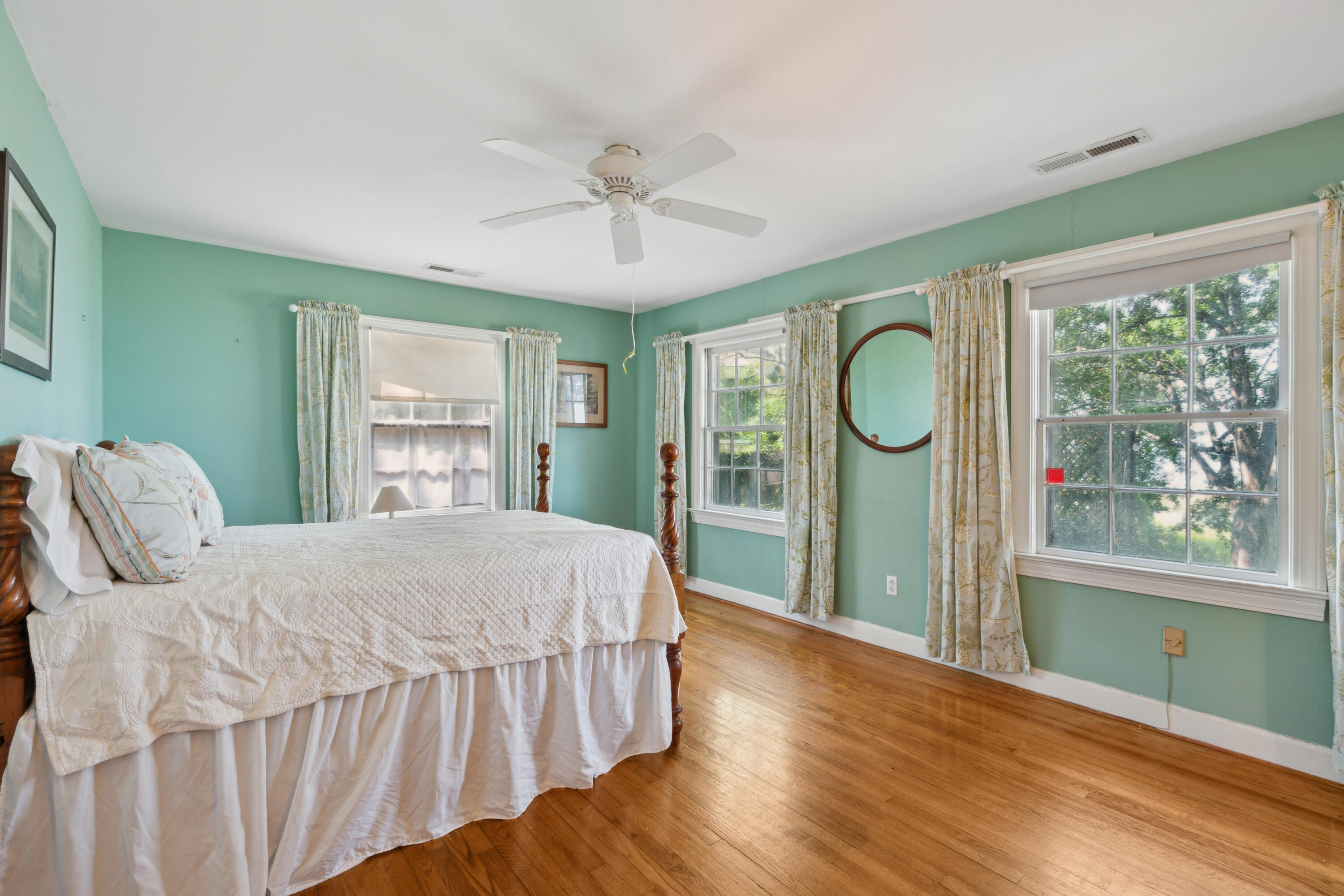 3 Pierates Cruz, Mount Pleasant