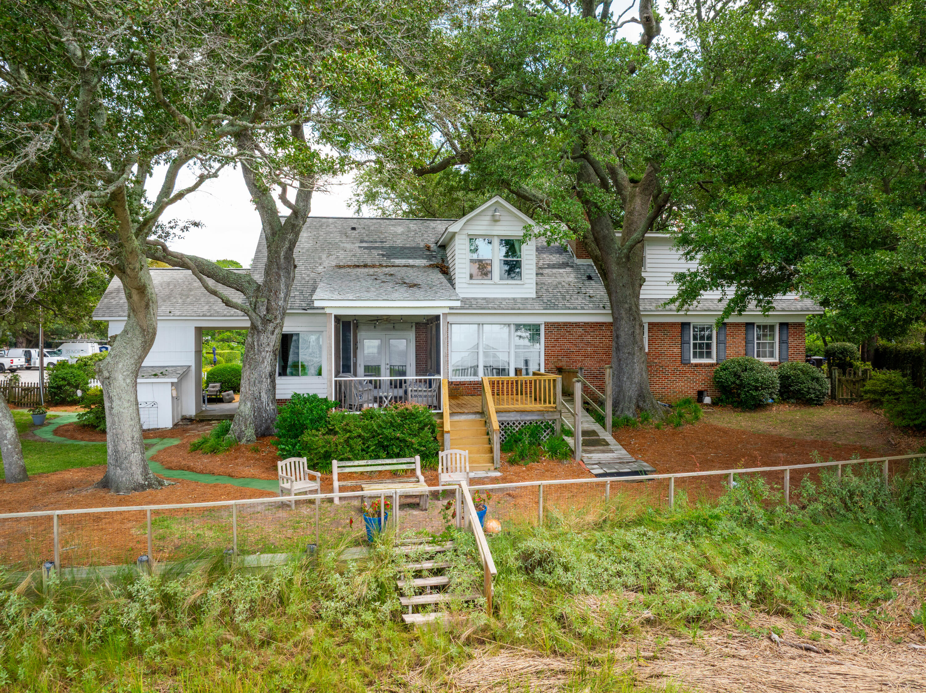 3 Pierates Cruz, Mount Pleasant