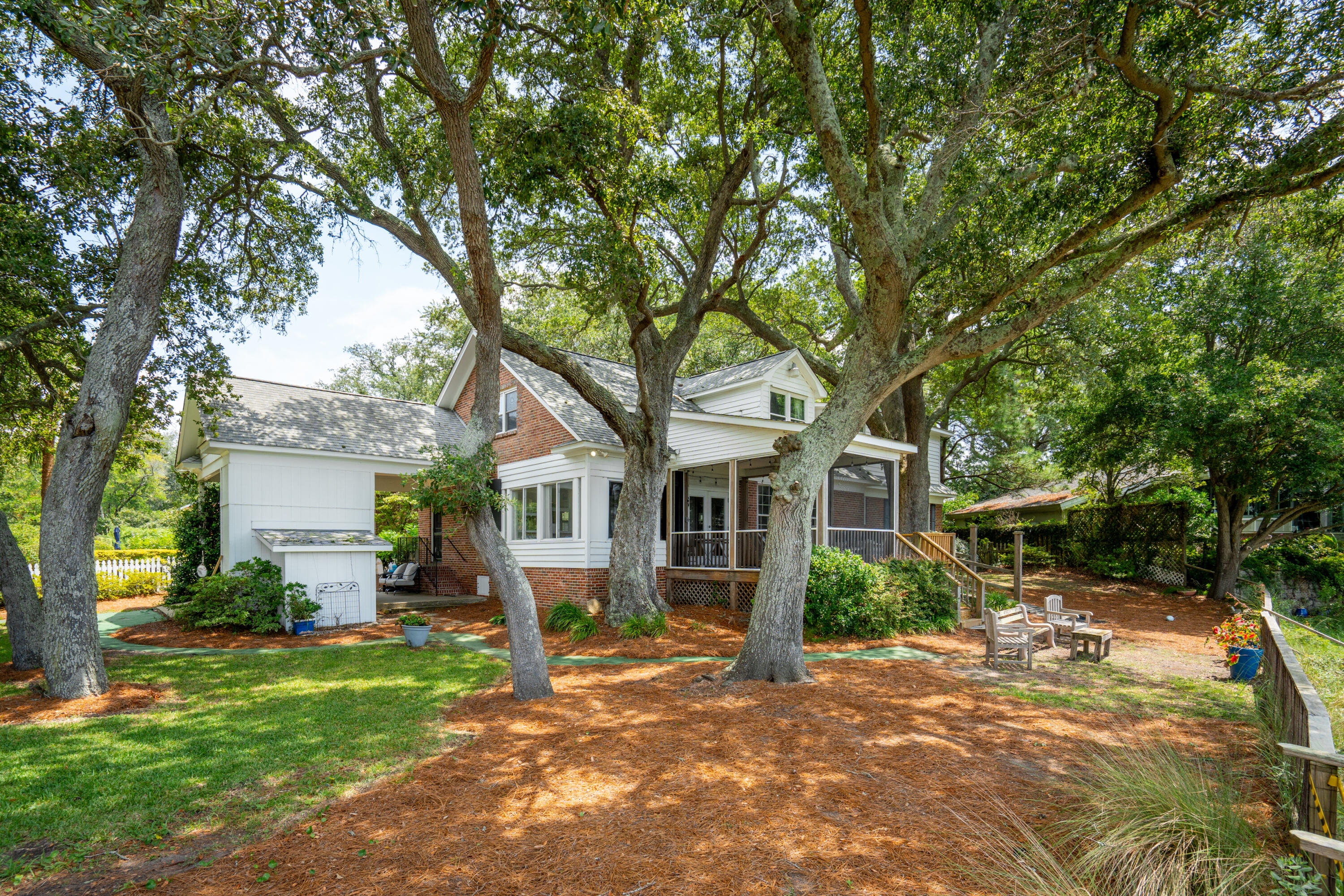 3 Pierates Cruz, Mount Pleasant