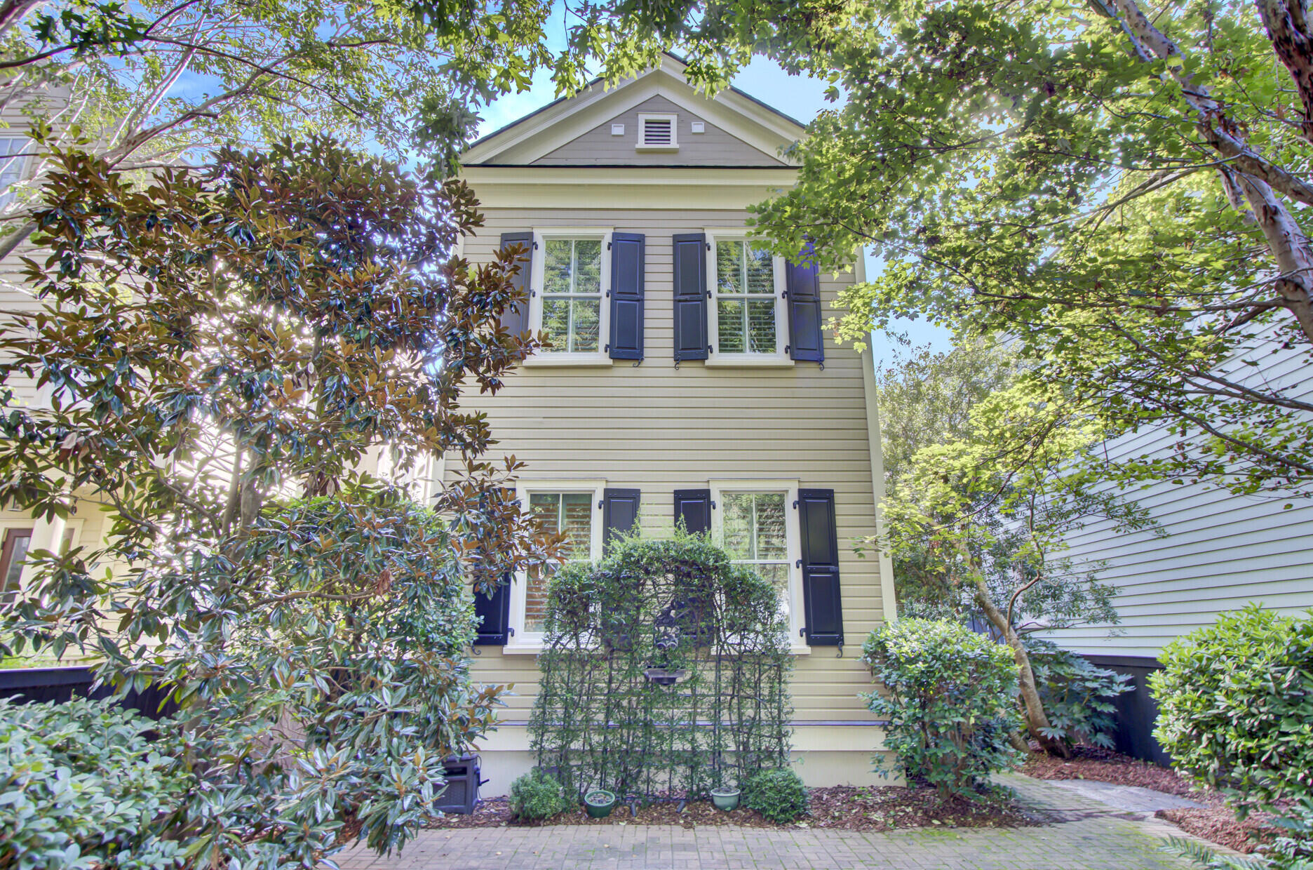 155 Ionsborough Street