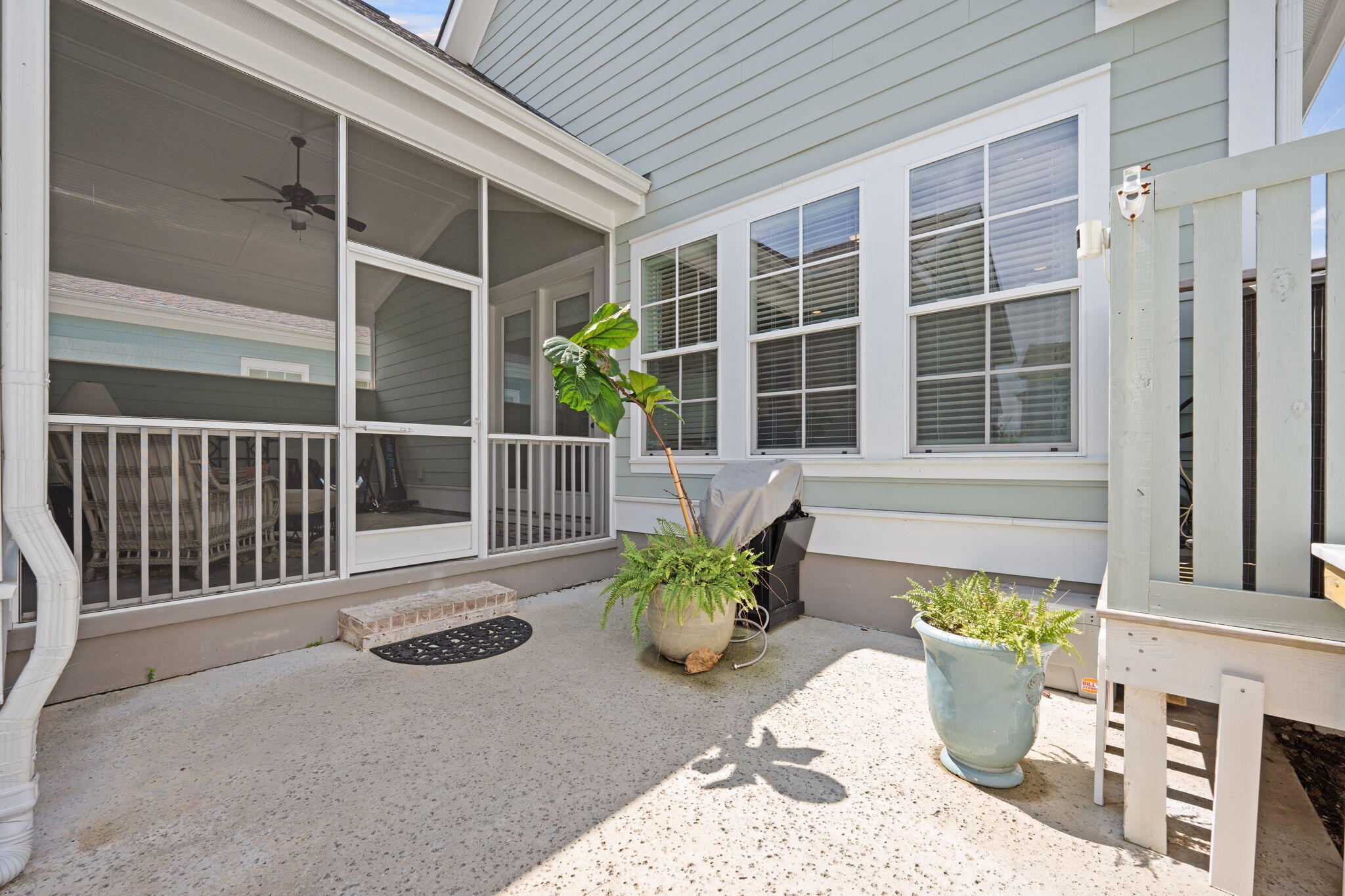 1331 W Stanfield Avenue