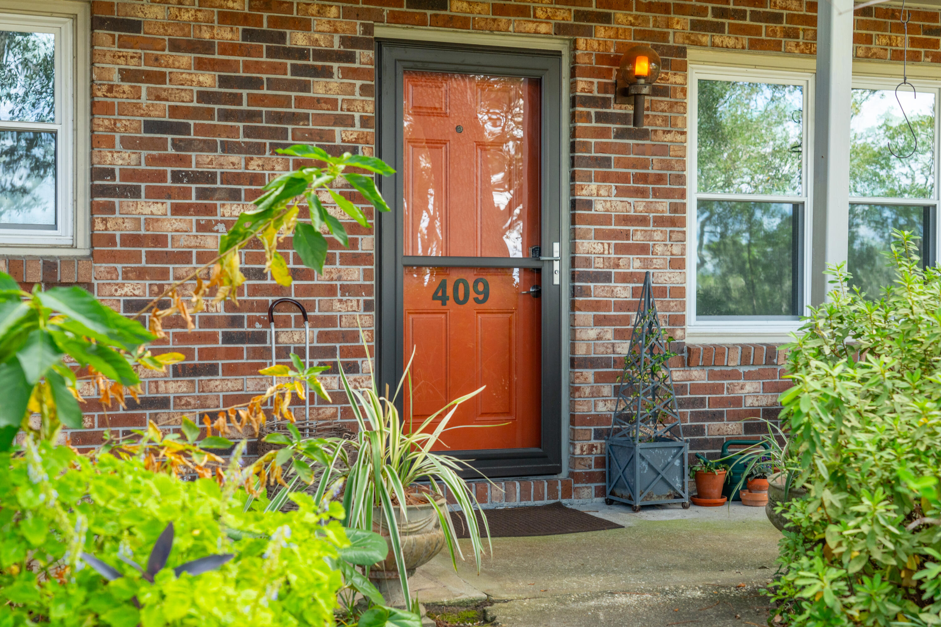 409 St Charles Court