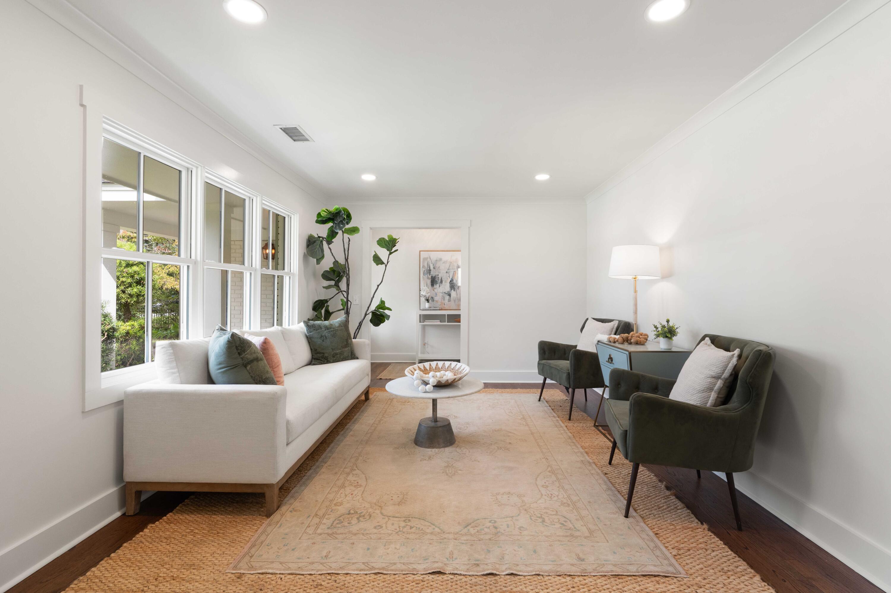 1011 Lakeview Drive