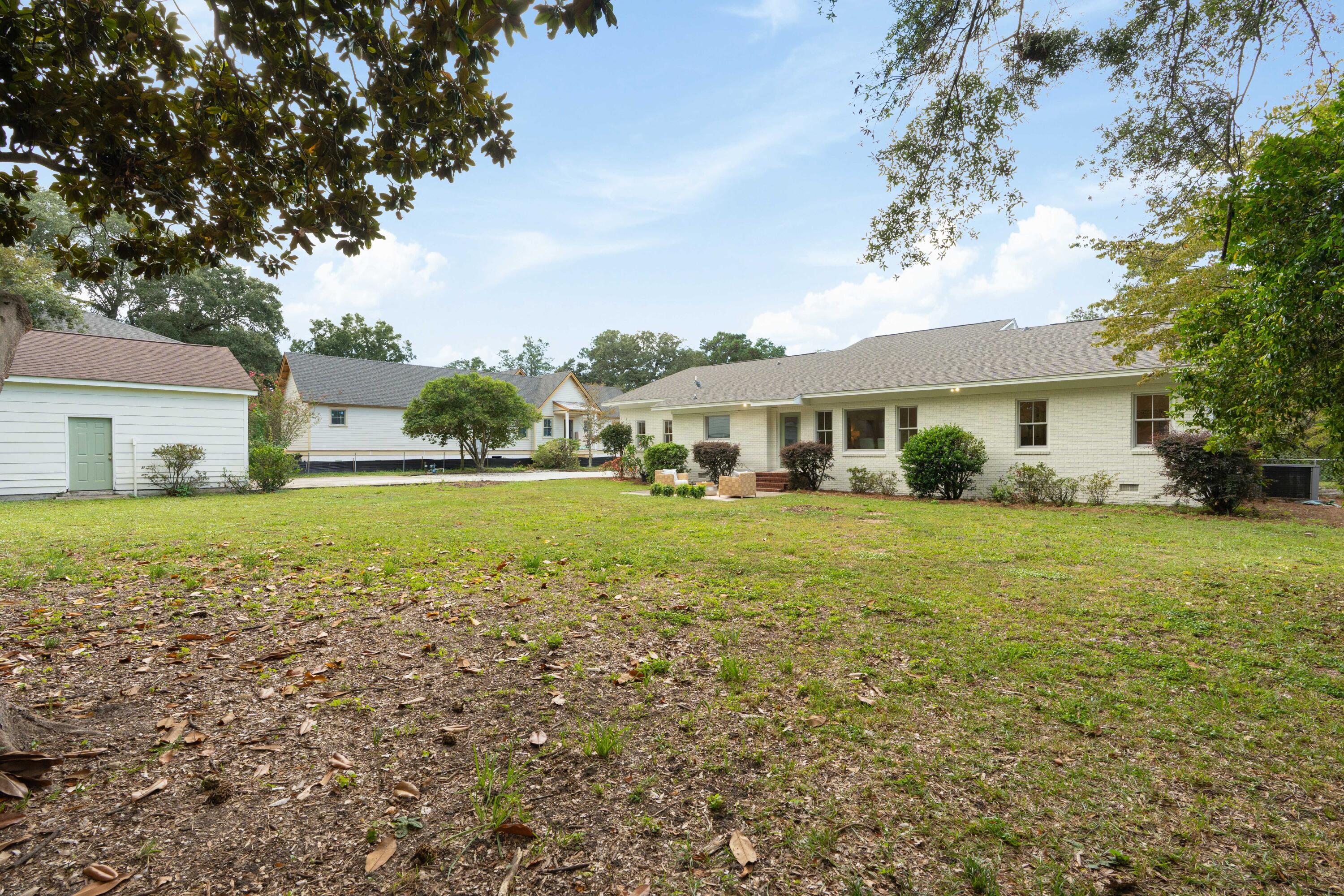 1011 Lakeview Drive