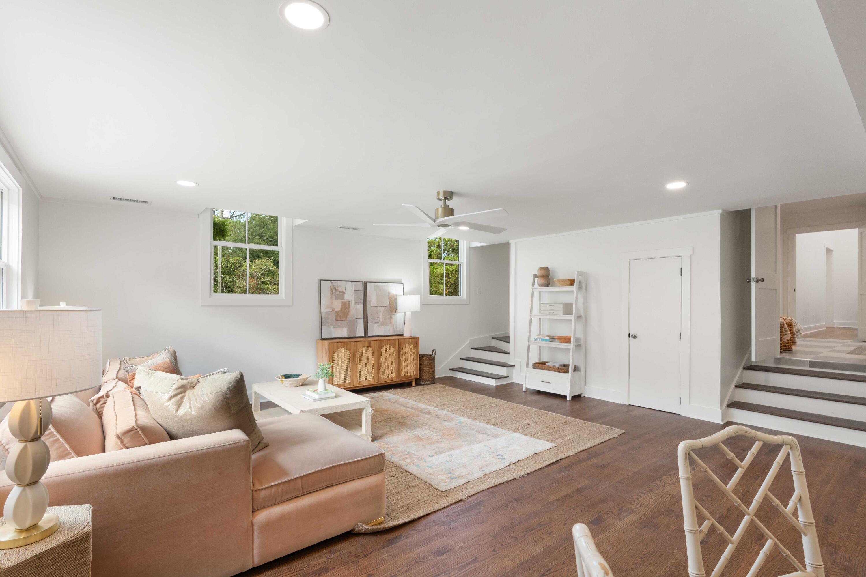 1011 Lakeview Drive