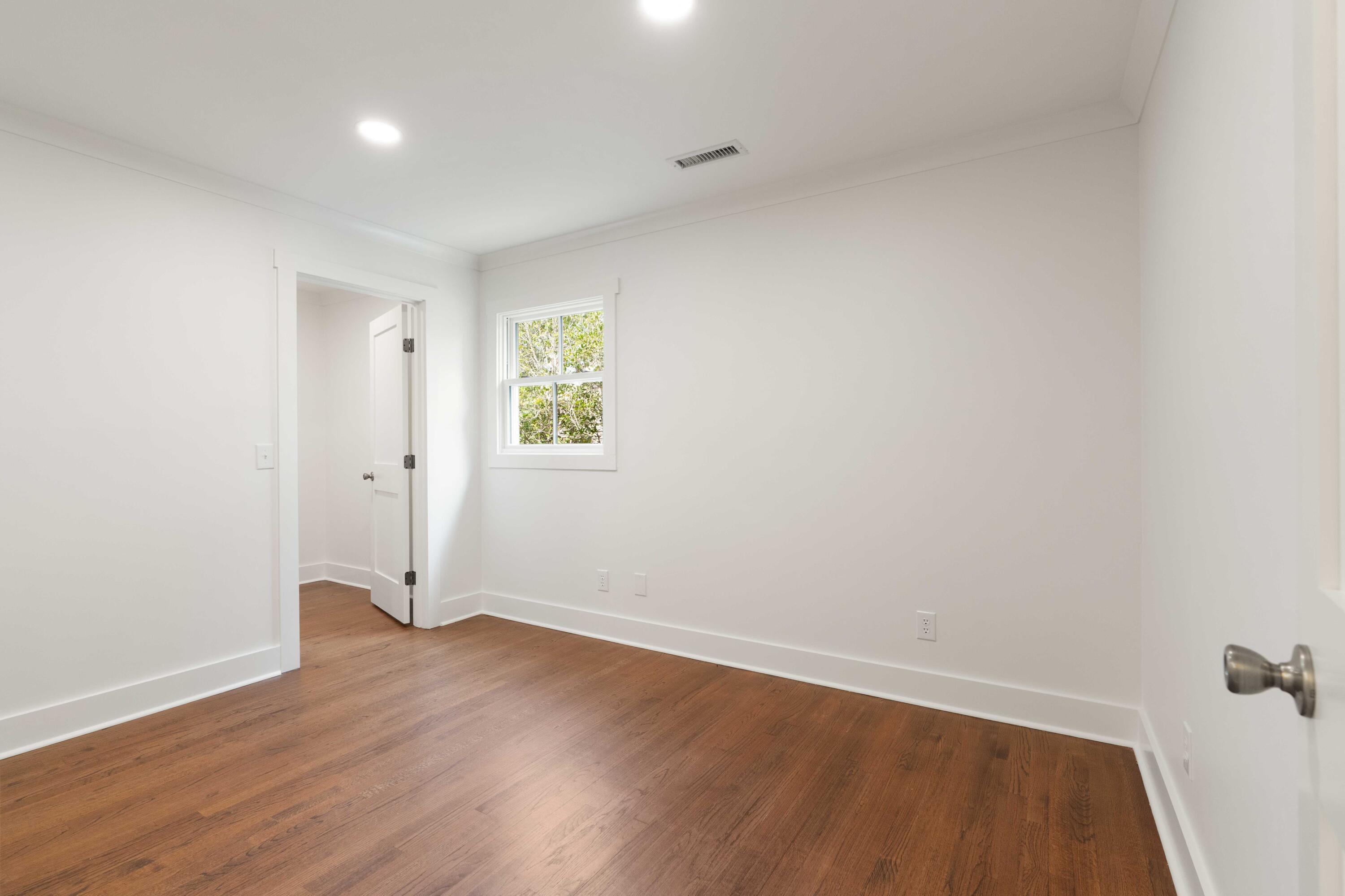 1011 Lakeview Drive