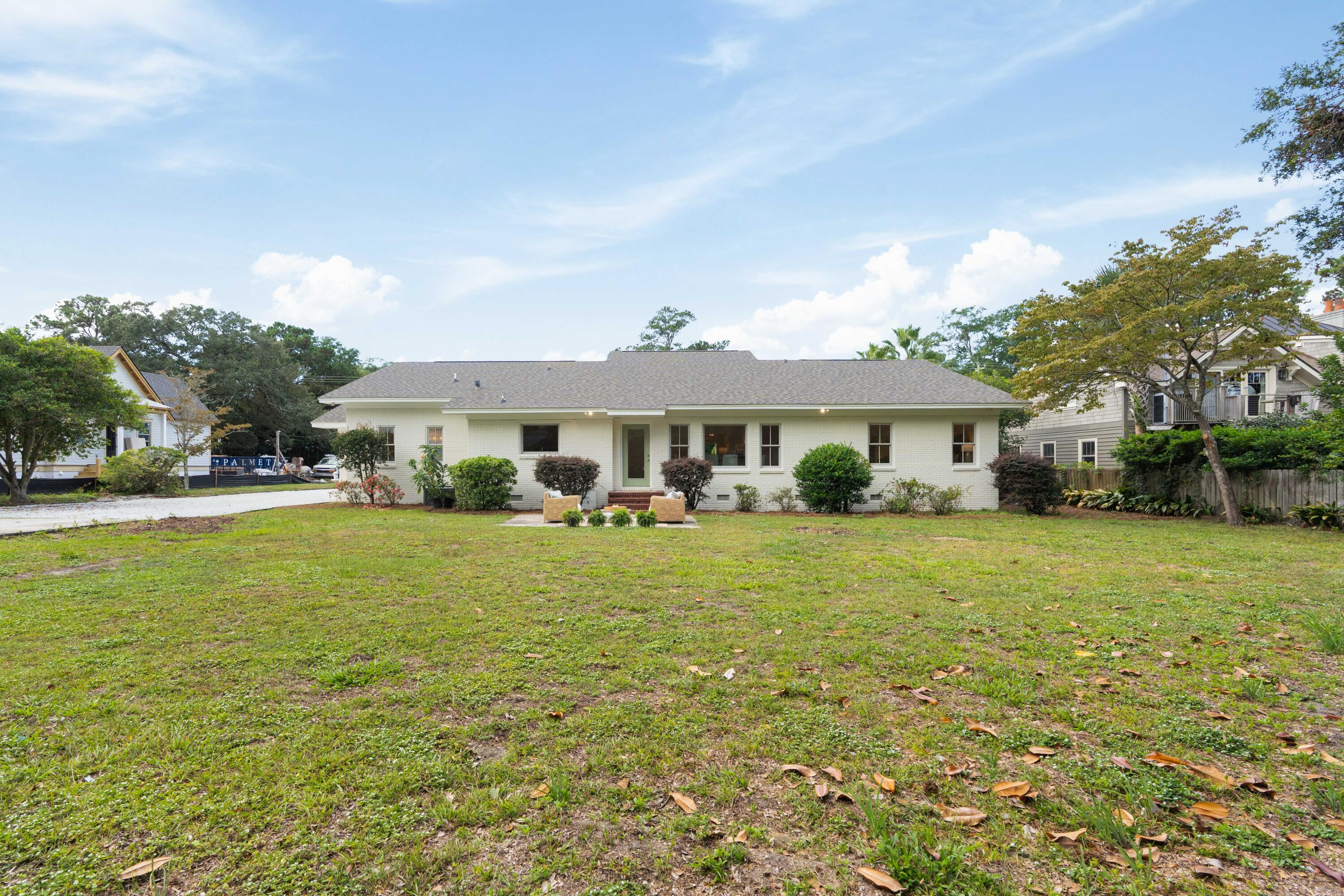 1011 Lakeview Drive