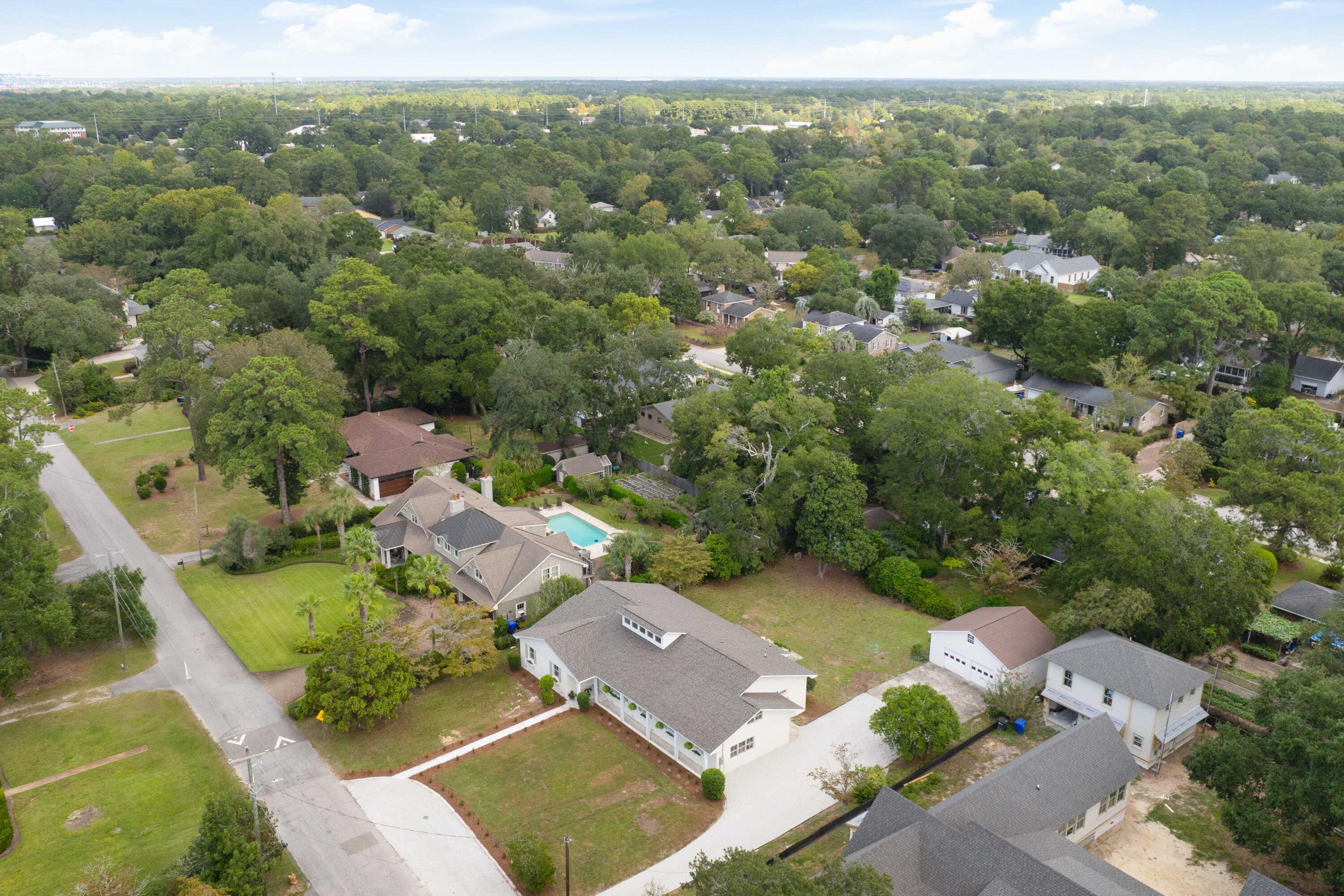 1011 Lakeview Drive