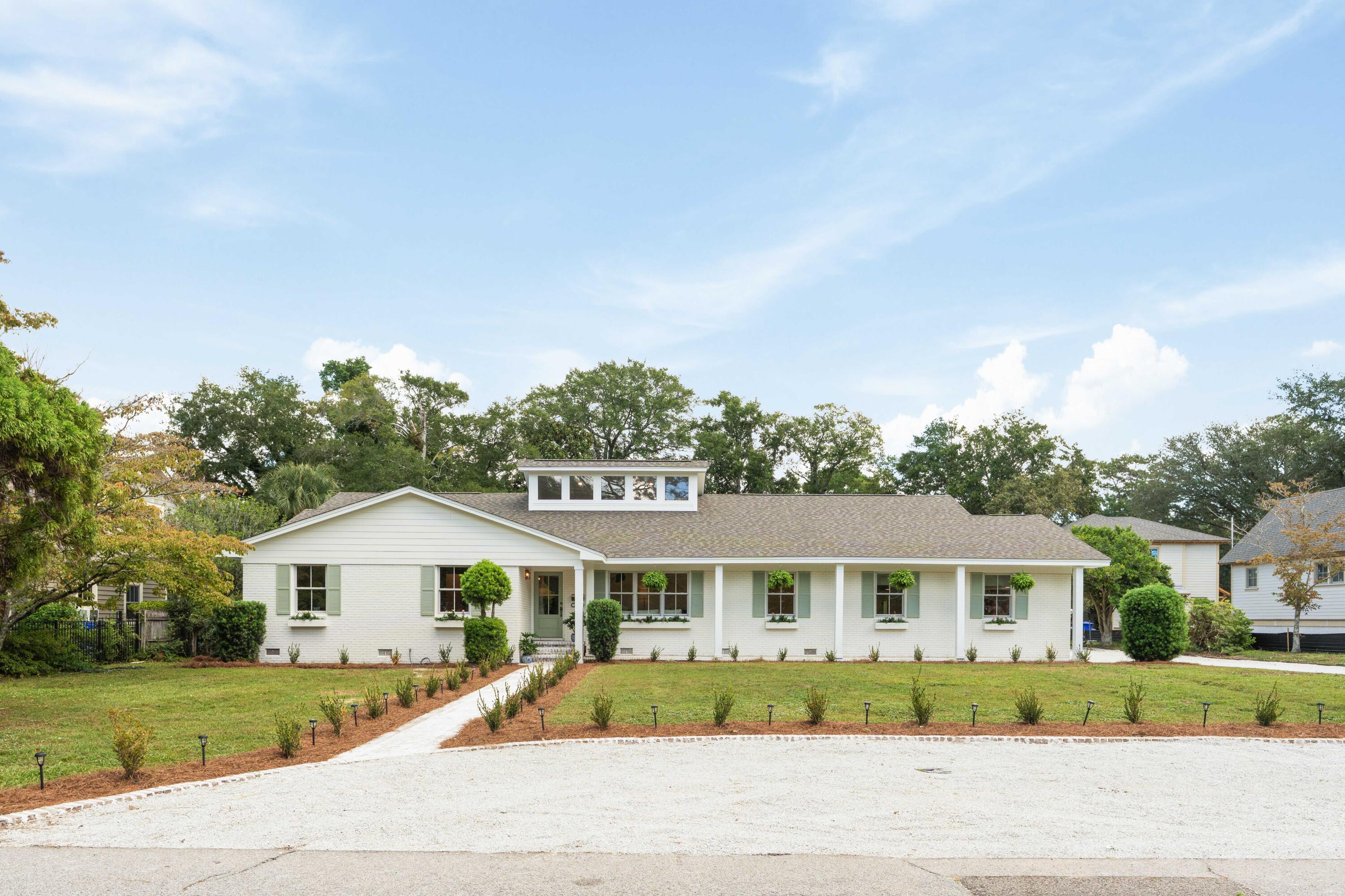 1011 Lakeview Drive