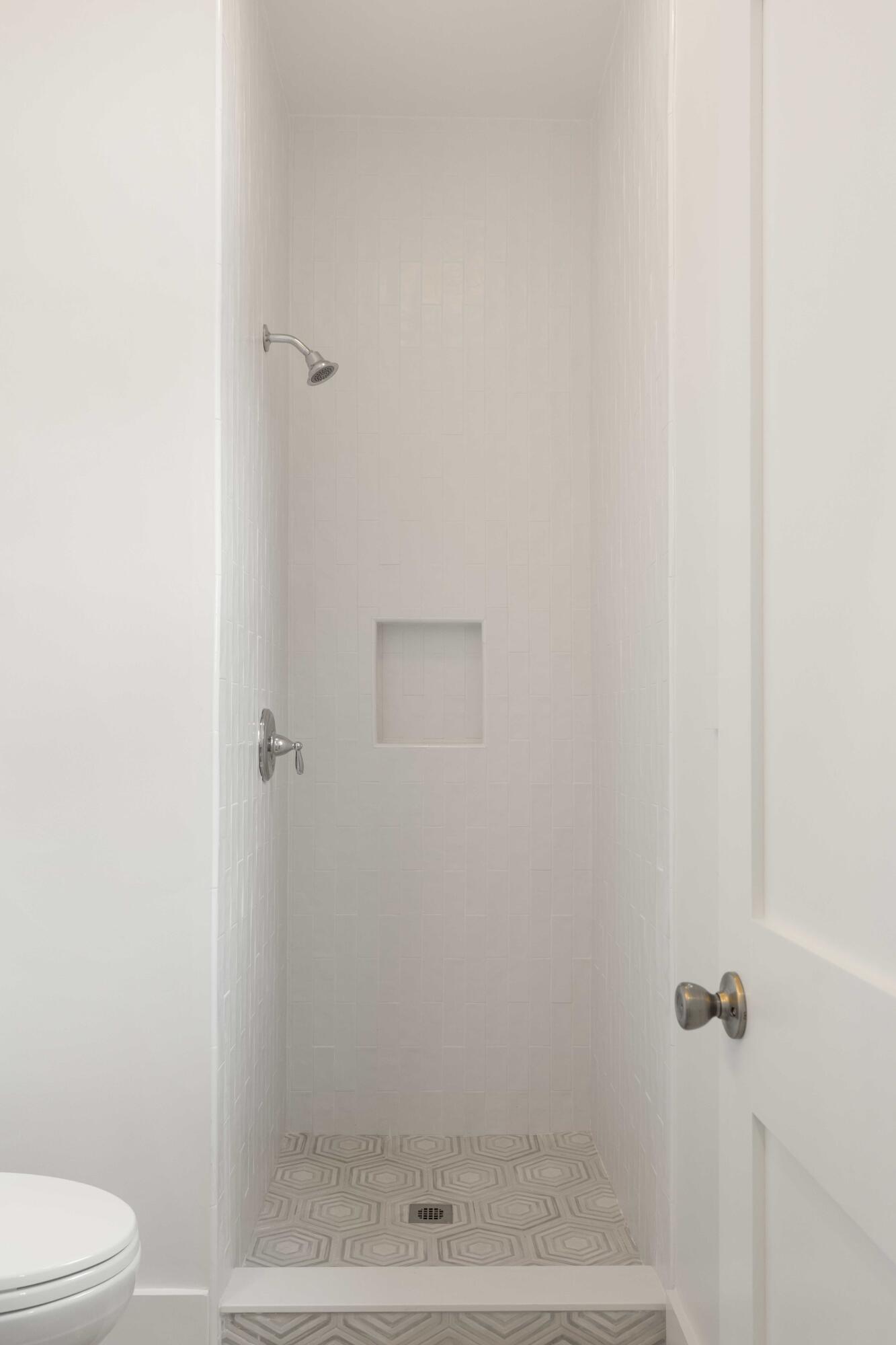 1011 Lakeview Drive