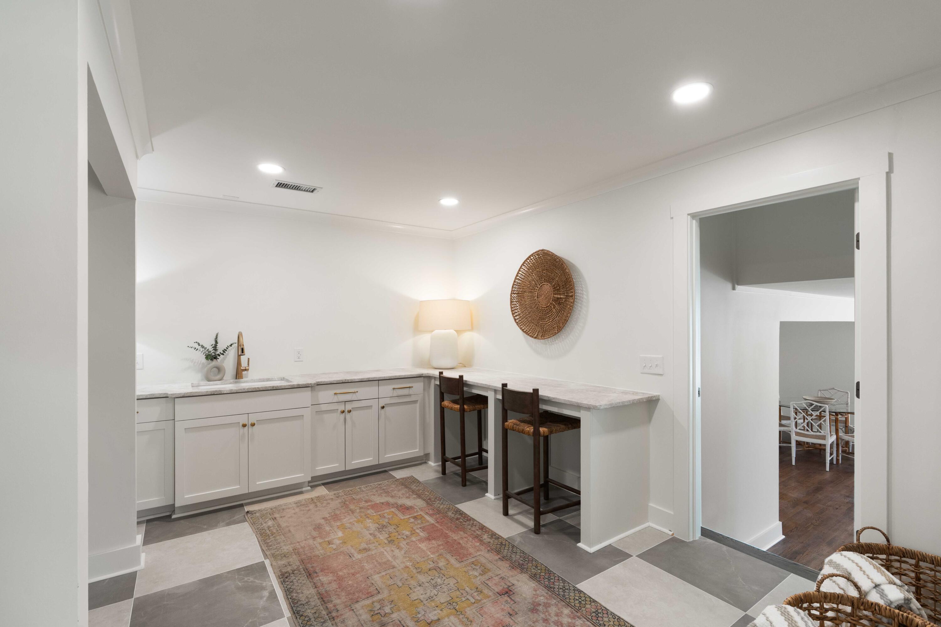 1011 Lakeview Drive