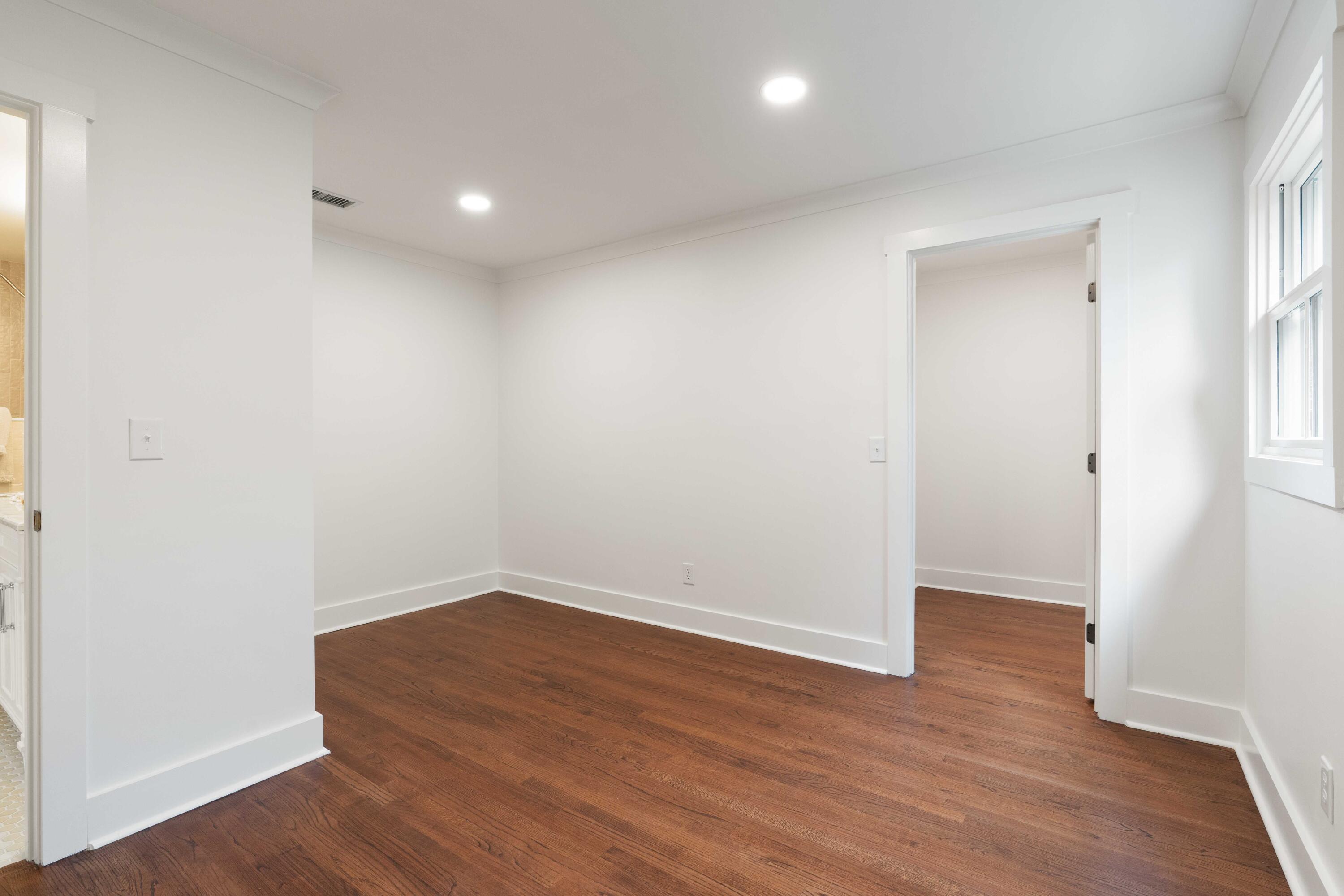1011 Lakeview Drive