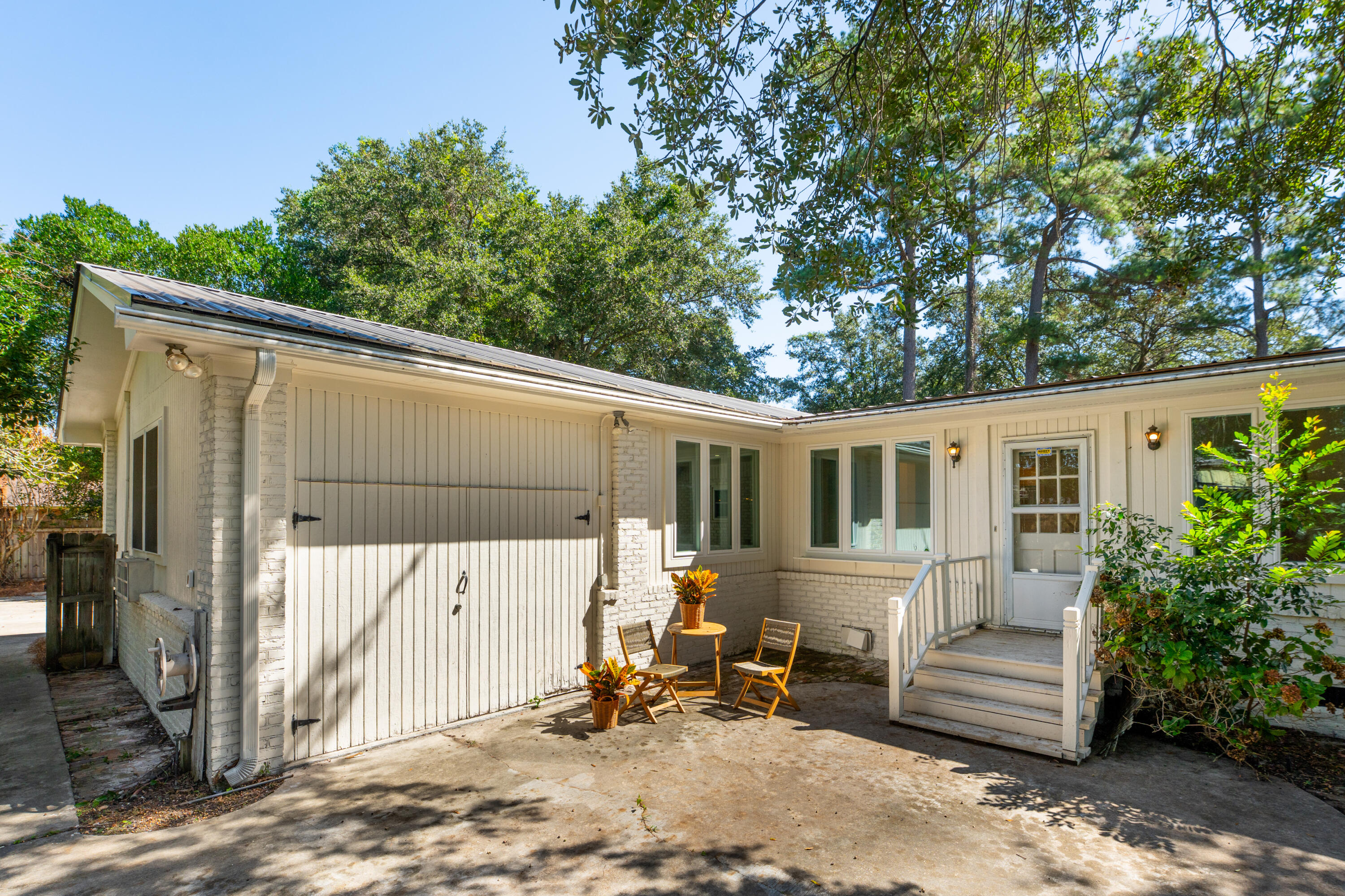 708 N Magnolia Street