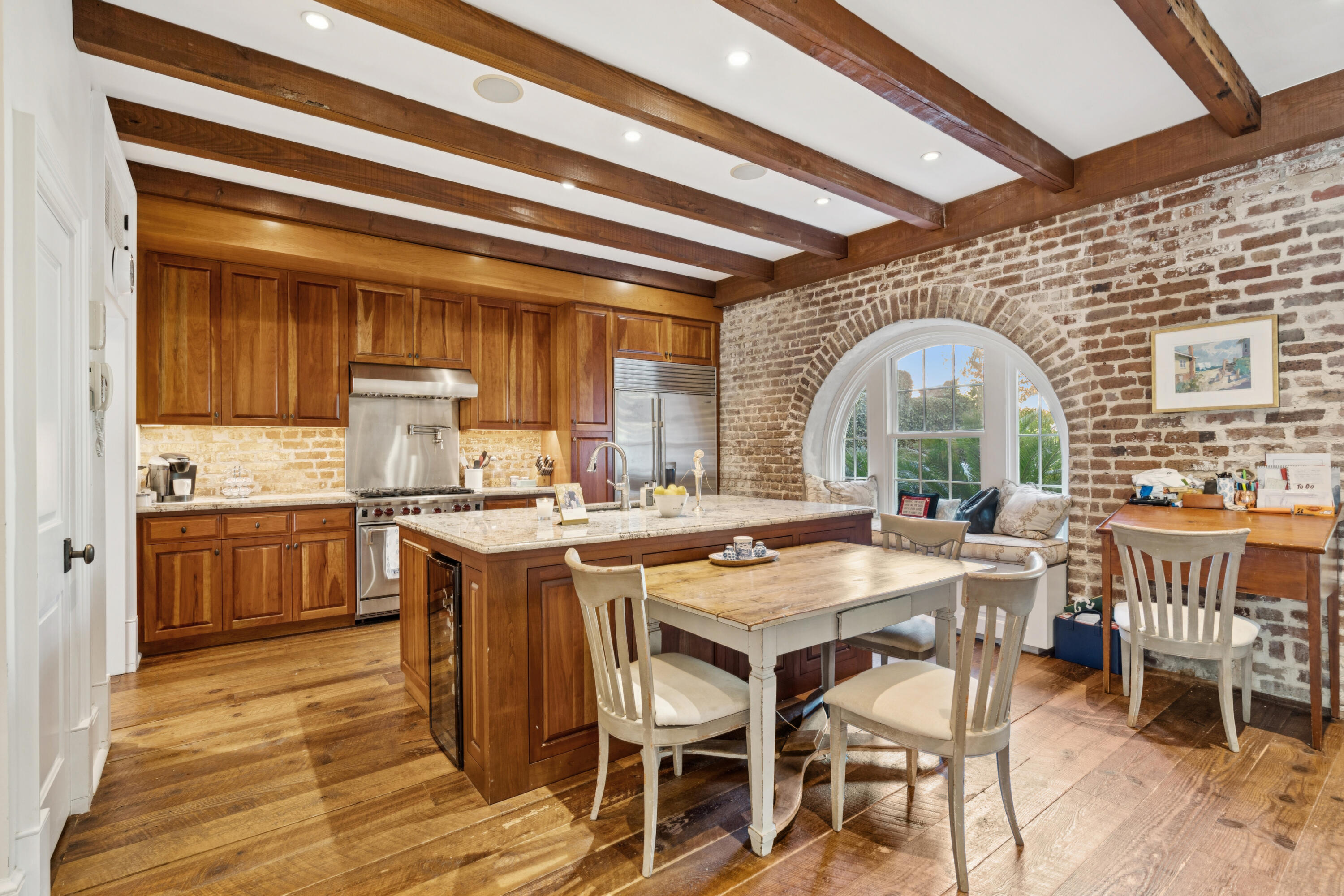 10 S Adgers Wharf